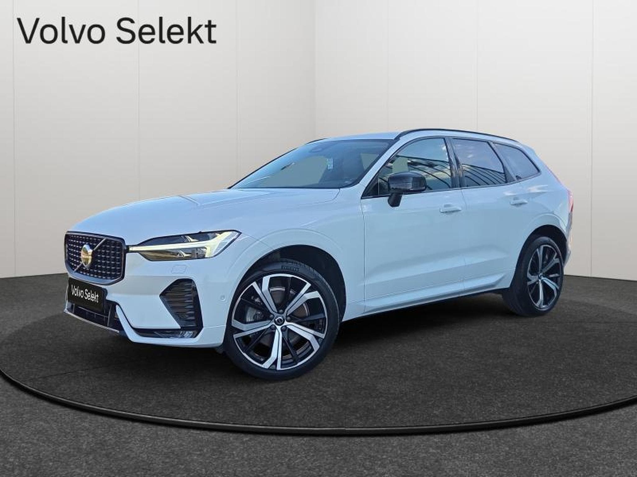 Volvo XC60 B4 Plus Dark / Essence (2024) - Photo 36