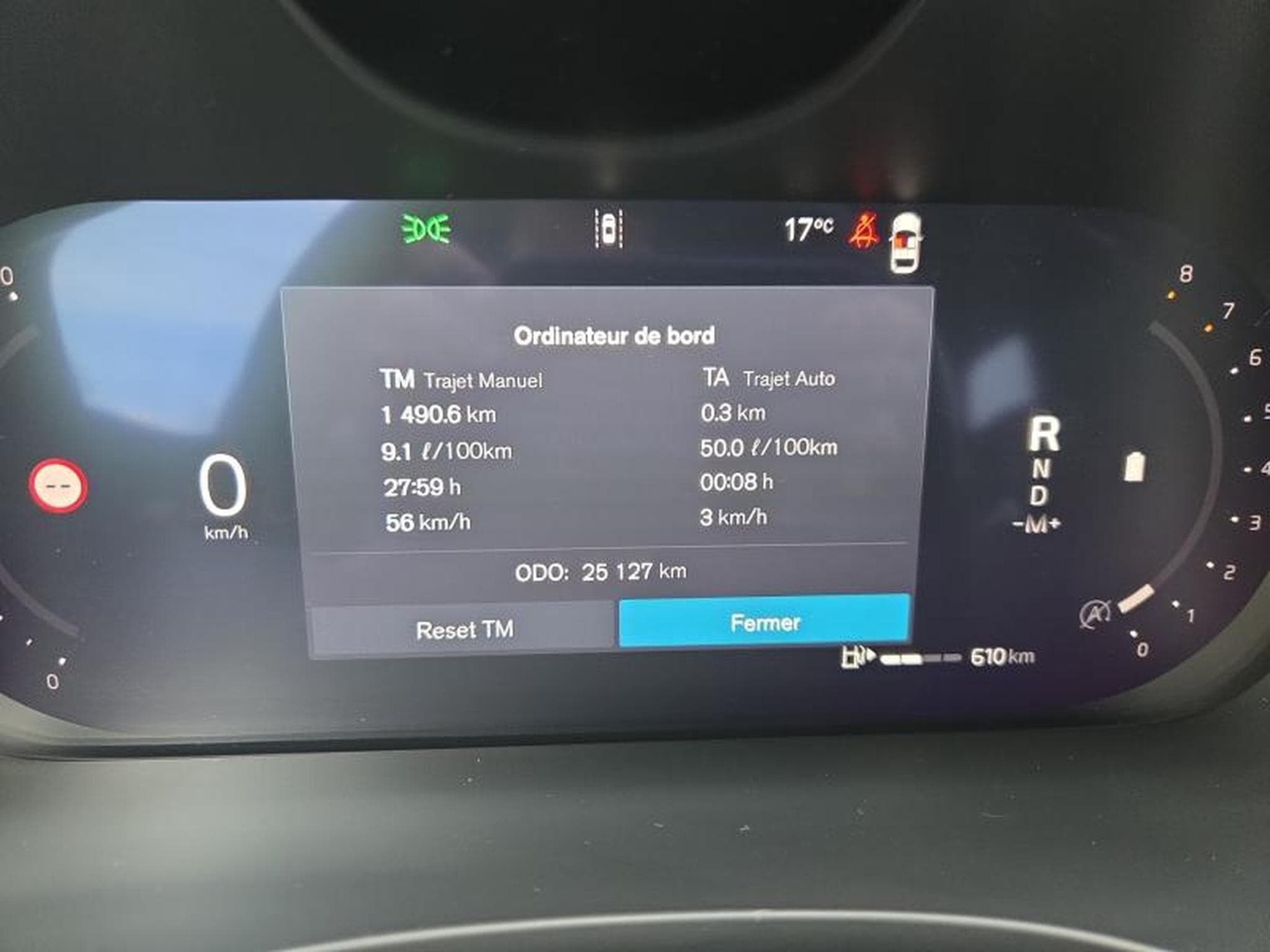 Volvo XC60 B5 AWD Ultra Dark / Essence (2025) - Photo 18