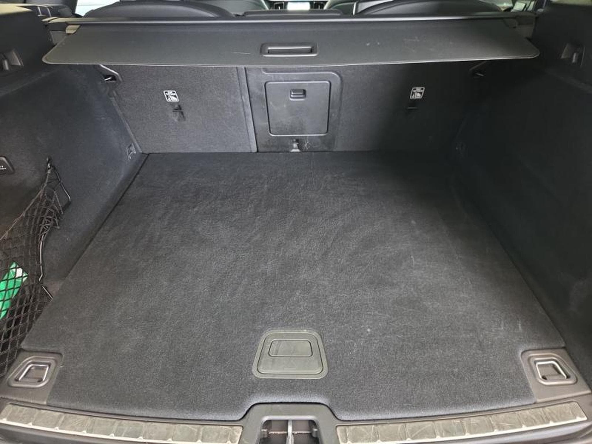 Volvo XC60 B5 AWD Ultra Dark / Essence (2025) - Photo 19