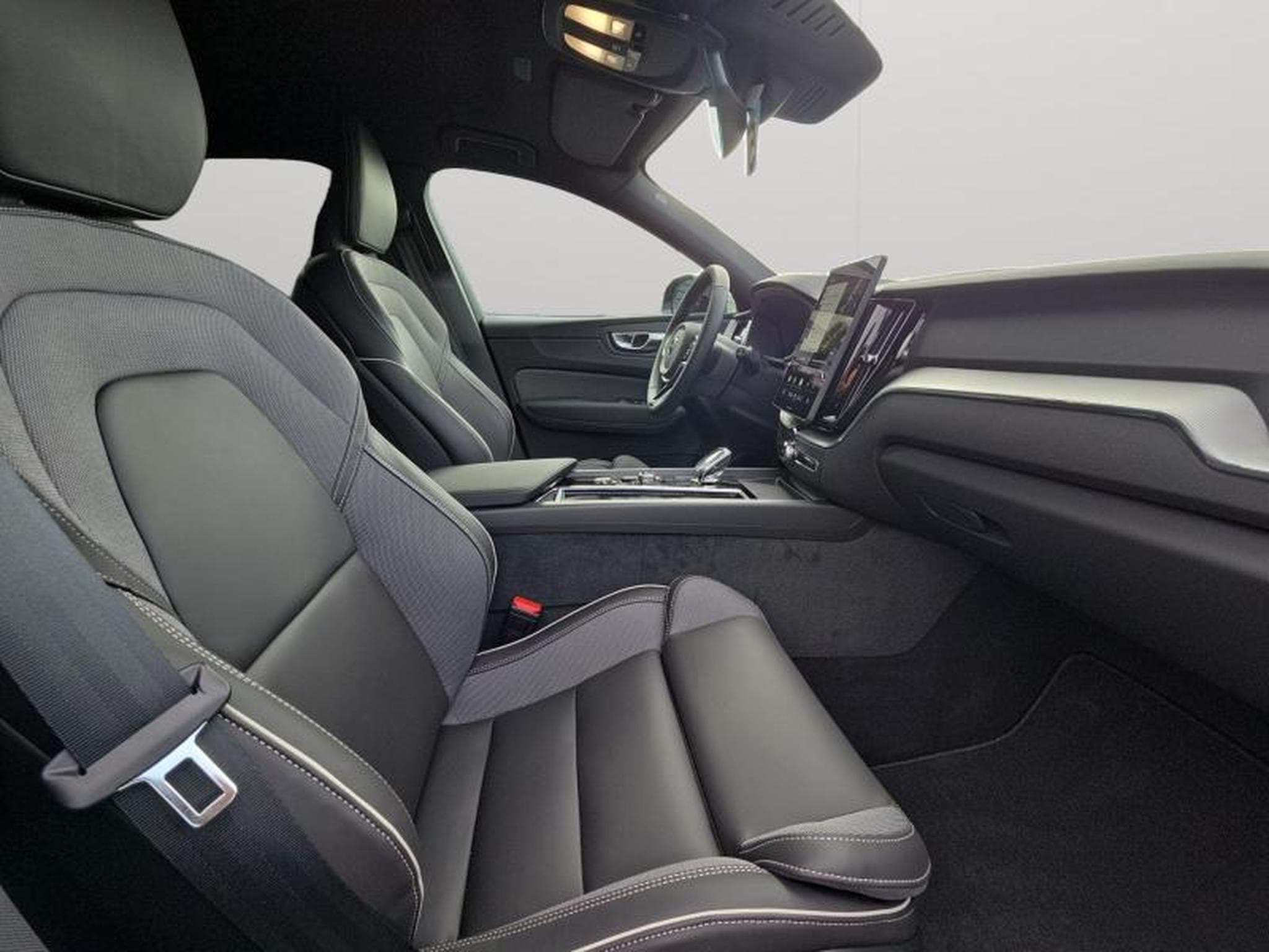 Volvo XC60 Facelift T6 AWD Black Edition Plus 2026 / Hybride (2025) - Photo 15