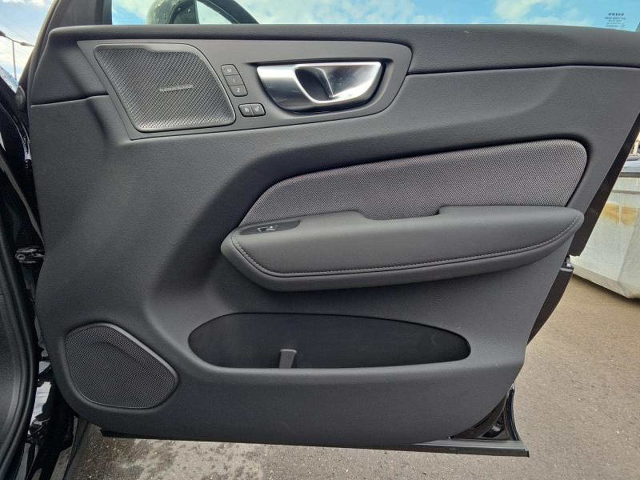 Volvo XC60 Facelift T6 AWD Black Edition Plus 2026 / Hybride (2025) - Photo 21