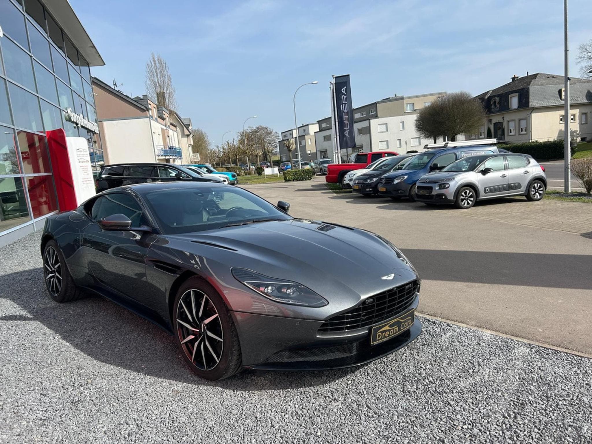 Aston-Martin DB11 DB 11 (2020) - Photo 5