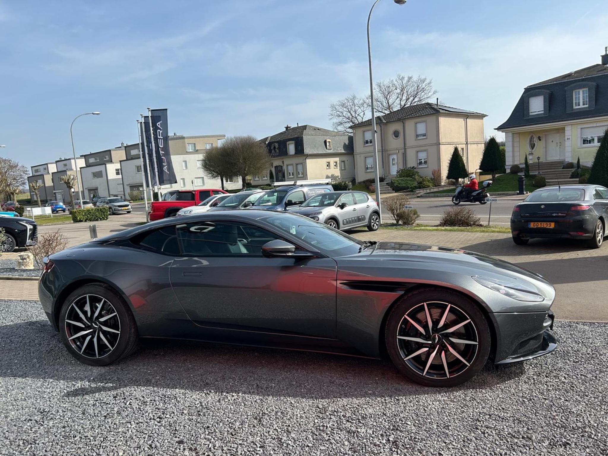 Aston-Martin DB11 DB 11 (2020) - Photo 6