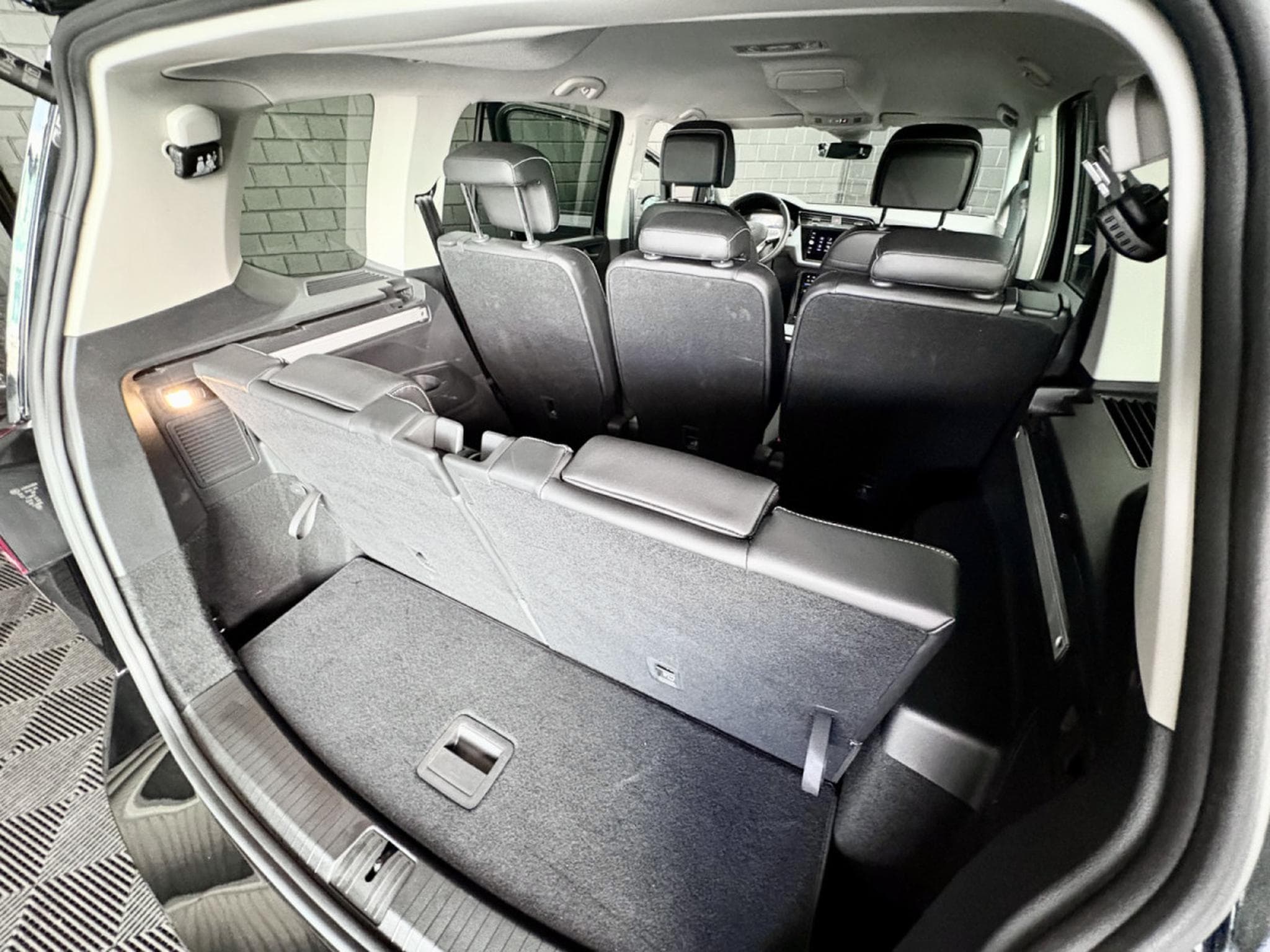 VW Touran Comfortline GOAL 2.0 TDI 150 CV DSG7 * 7 PLACES * *ATTELAGE* (2025) - Foto 15