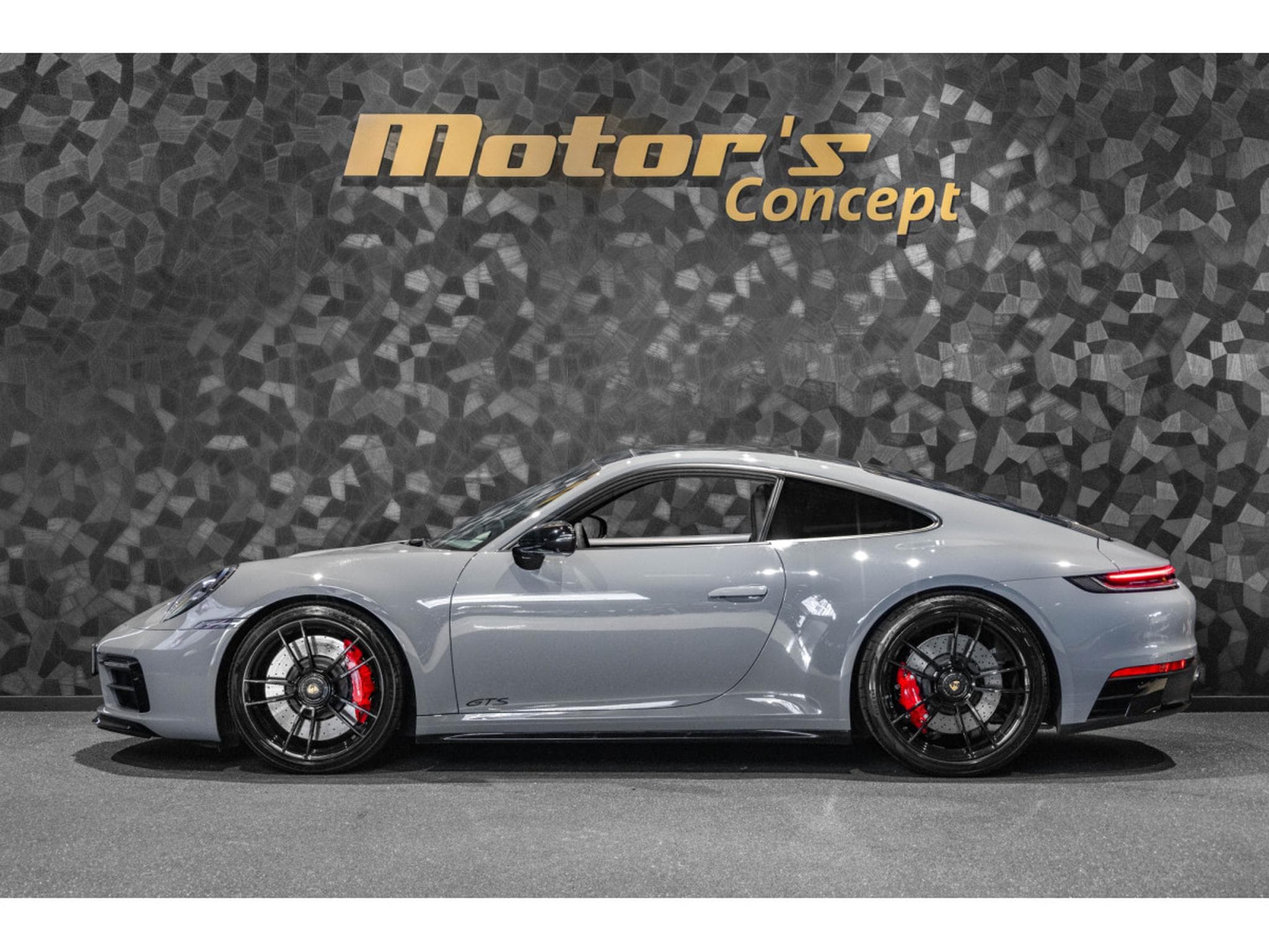 Porsche 911 .1 Carrera 4 GTS - ARTIC GREY (2024) - Photo 2