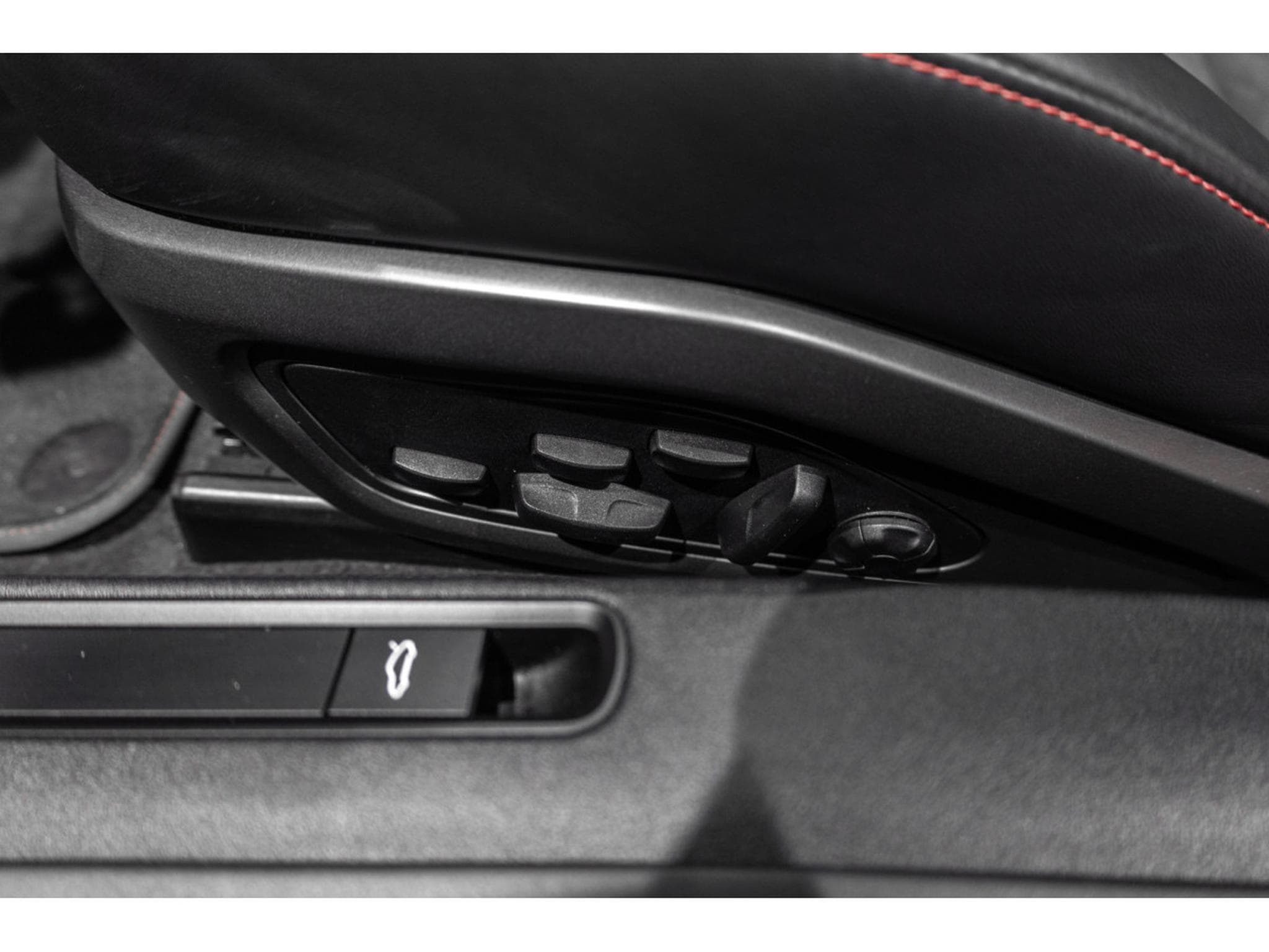 Porsche 911 .1 Carrera 4 GTS - ARTIC GREY (2024) - Photo 18