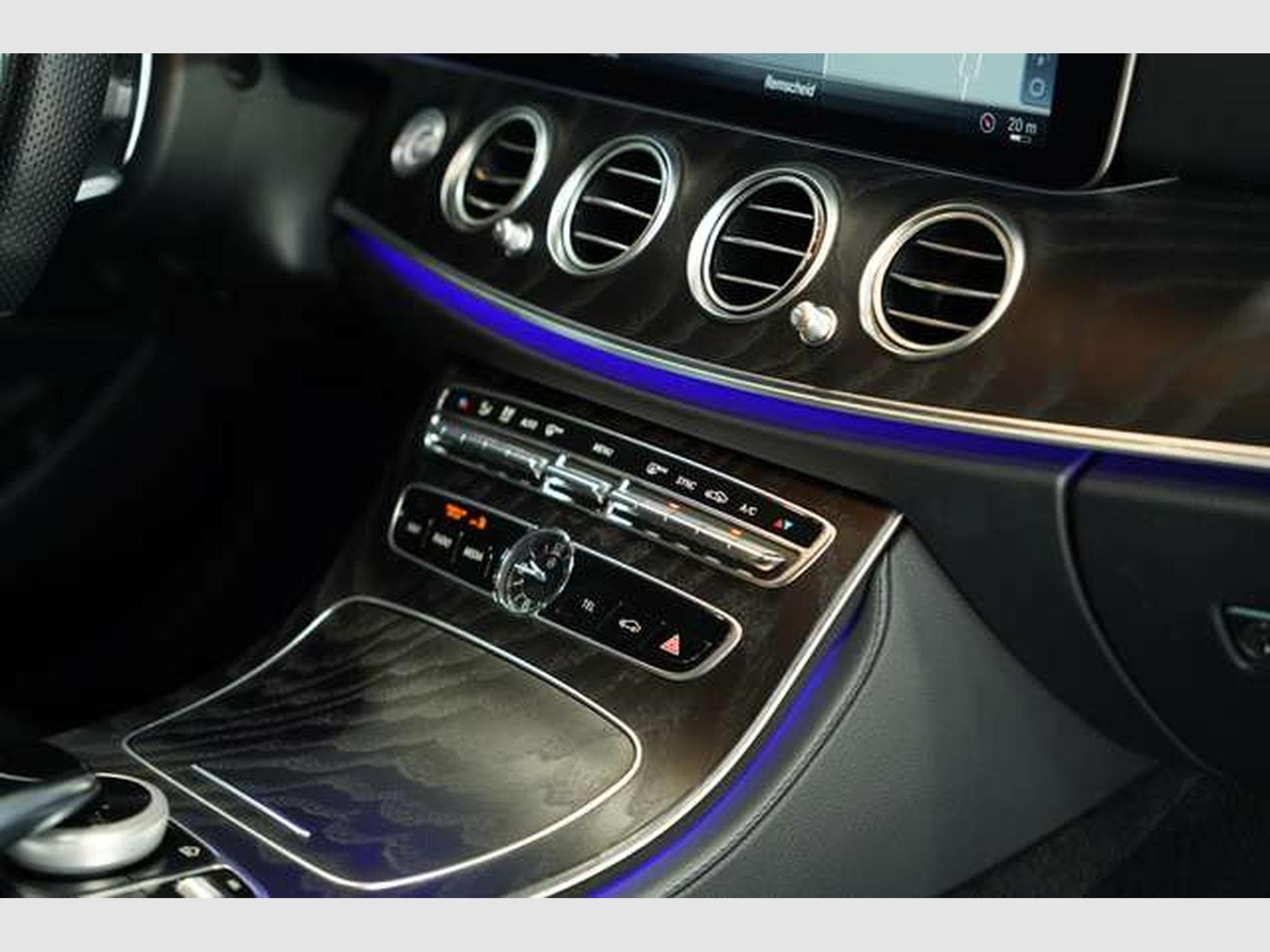 Mercedes E 53 AMG 4M+ Limousine *Pano *360° *Wide *MBEAM (2020) - Photo 23