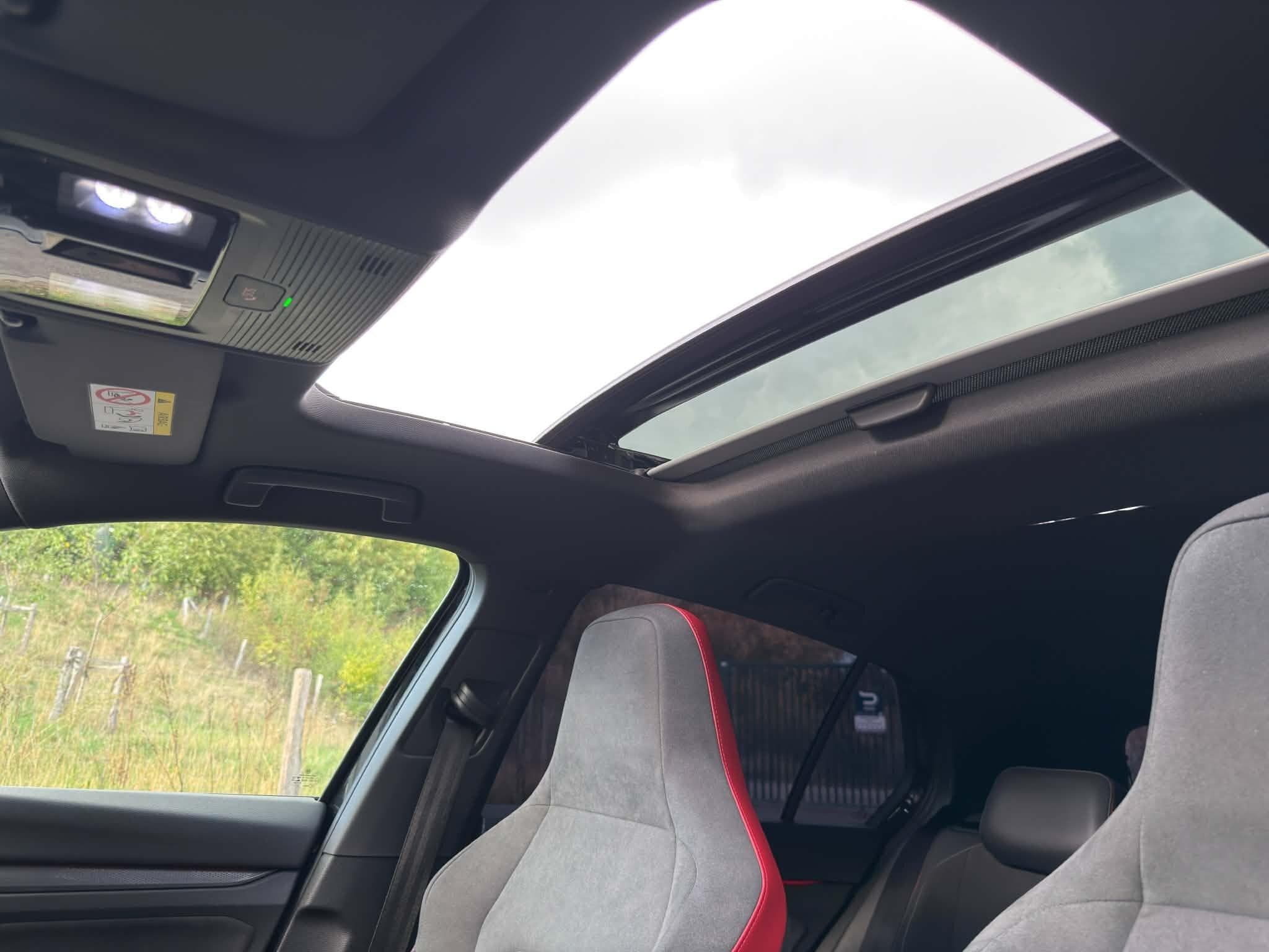 VW Golf VIII GTI CS (2022) - Photo 9