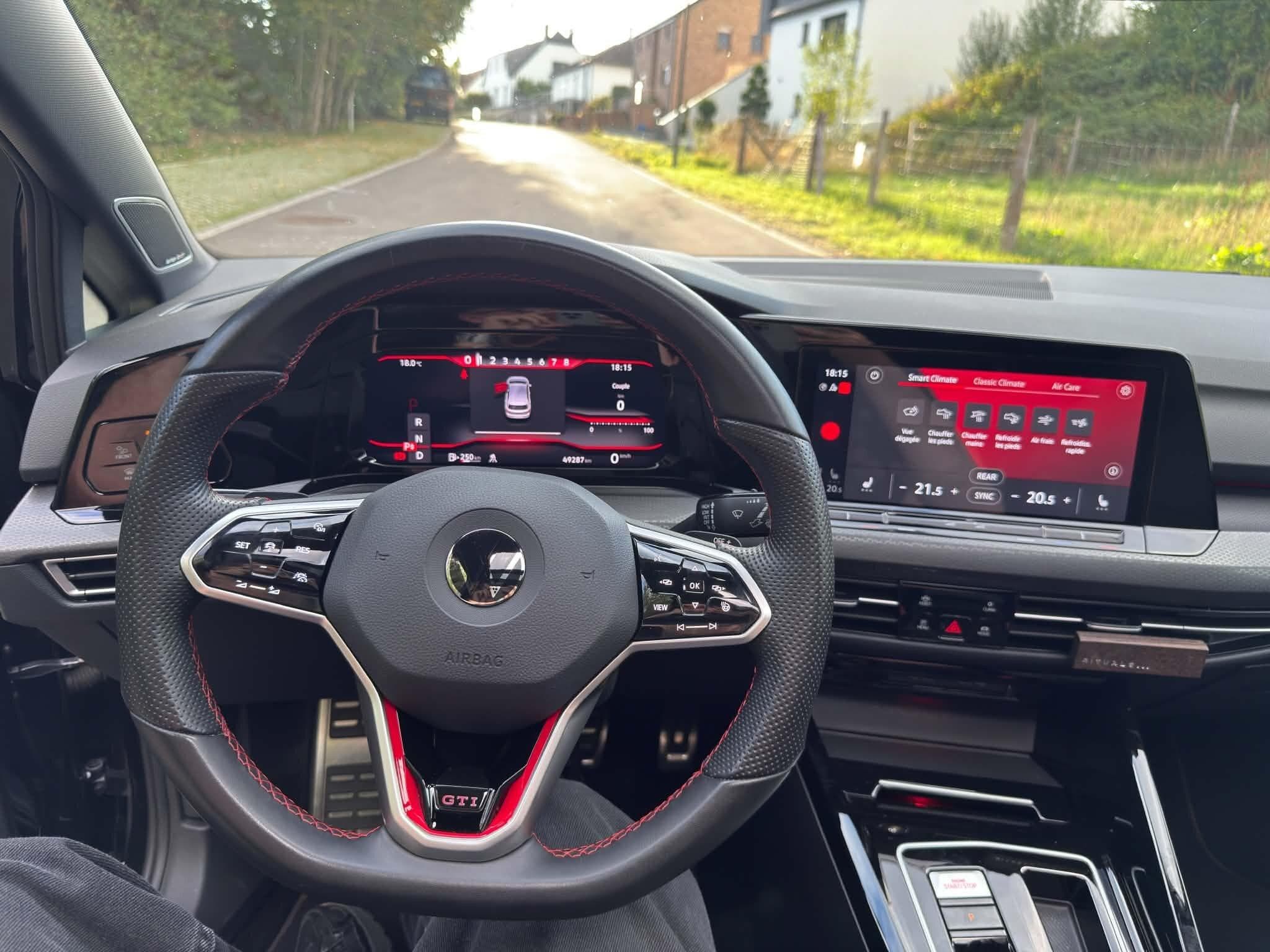 VW Golf VIII GTI CS (2022) - Photo 11