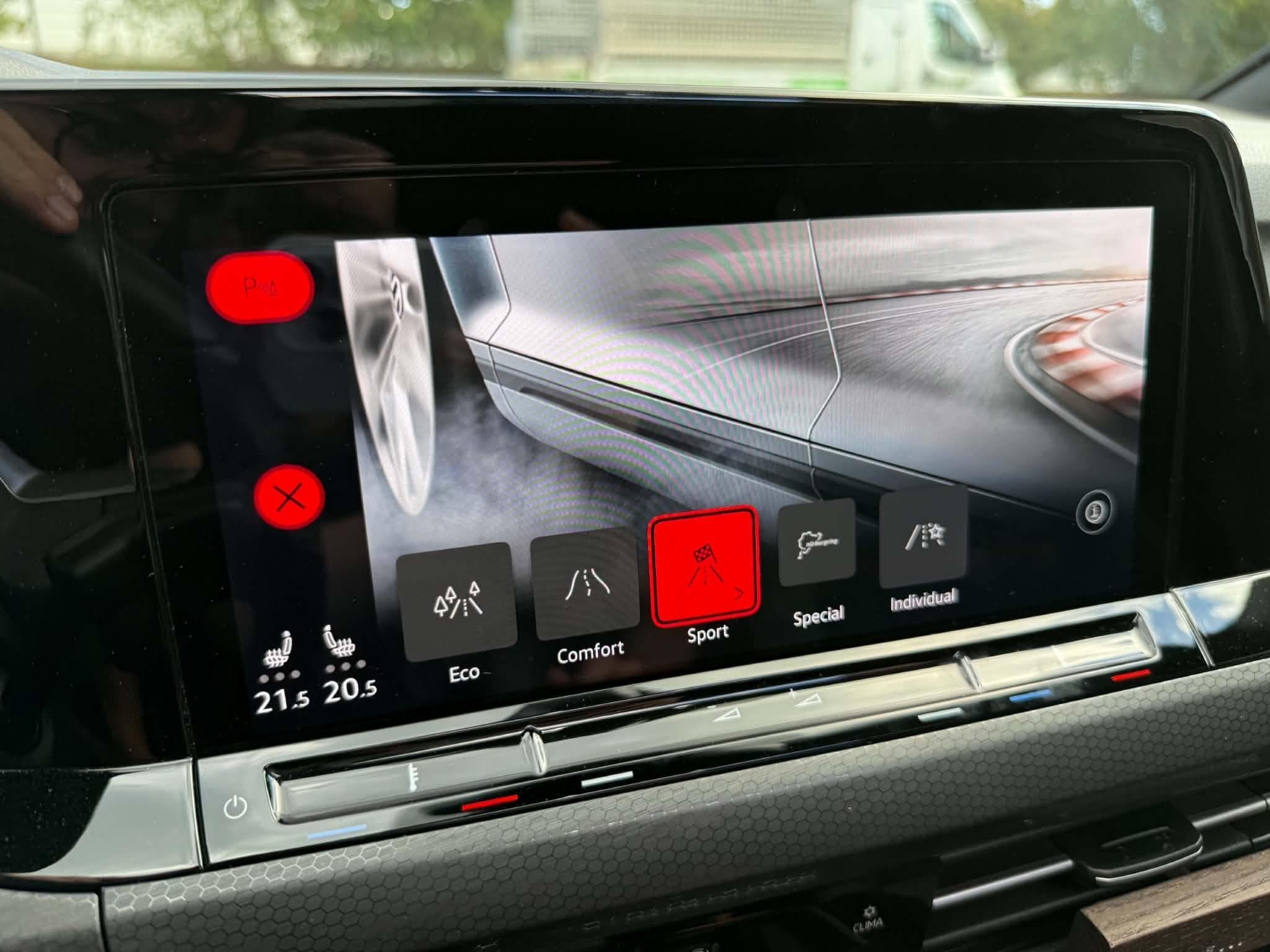 VW Golf VIII GTI CS (2022) - Photo 13