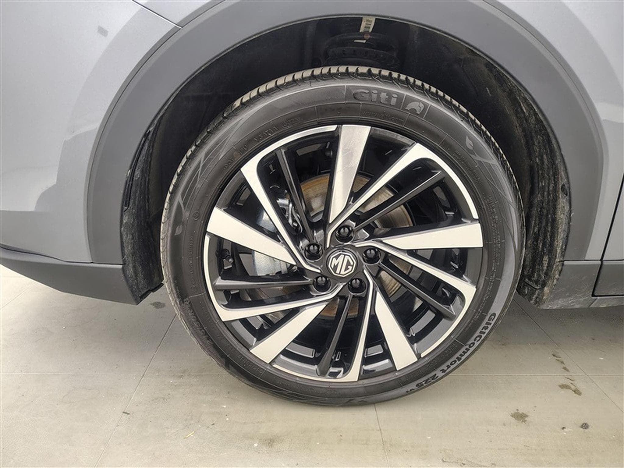 MG ZS 1.5 Hybrid+ Luxury NAVI / FULL LED / CUIR / CAMERA 360 (2026) - Photo 6