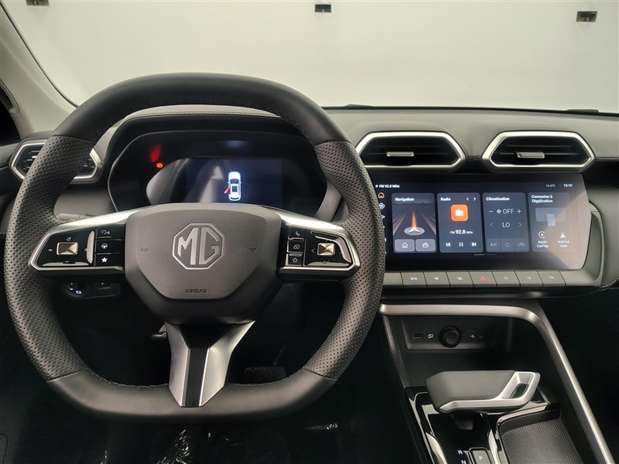MG ZS 1.5 Hybrid+ Luxury NAVI / FULL LED / CUIR / CAMERA 360 (2026) - Photo 9