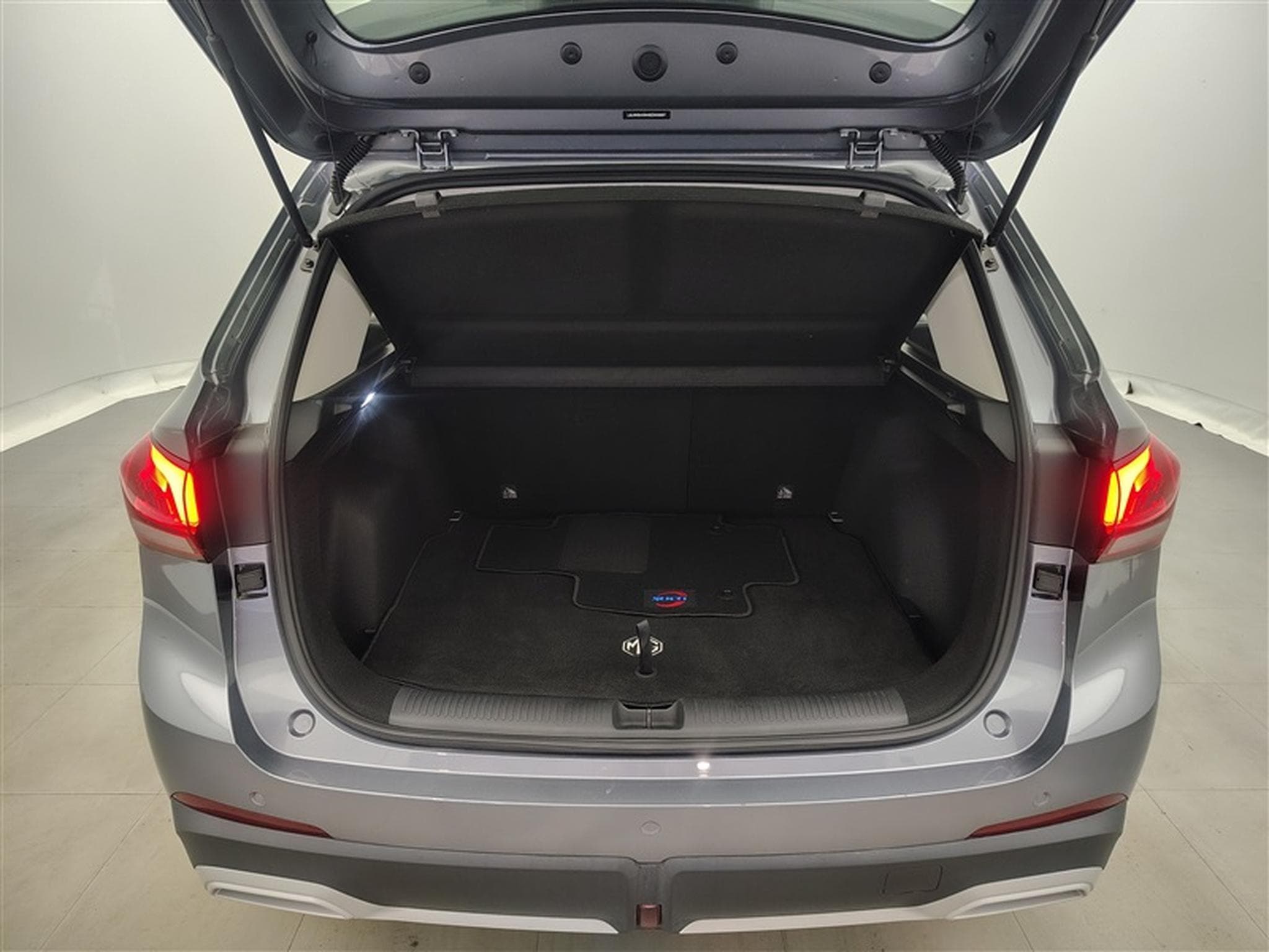 MG ZS 1.5 Hybrid+ Luxury NAVI / FULL LED / CUIR / CAMERA 360 (2026) - Photo 14