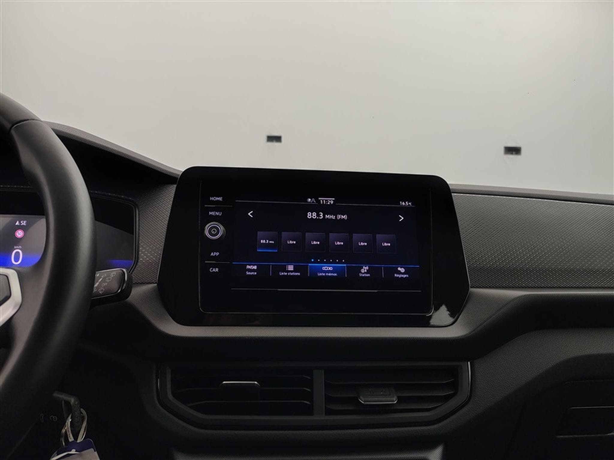 VW T-Cross 1.0 TSI Life OPF (2025) - Photo 11