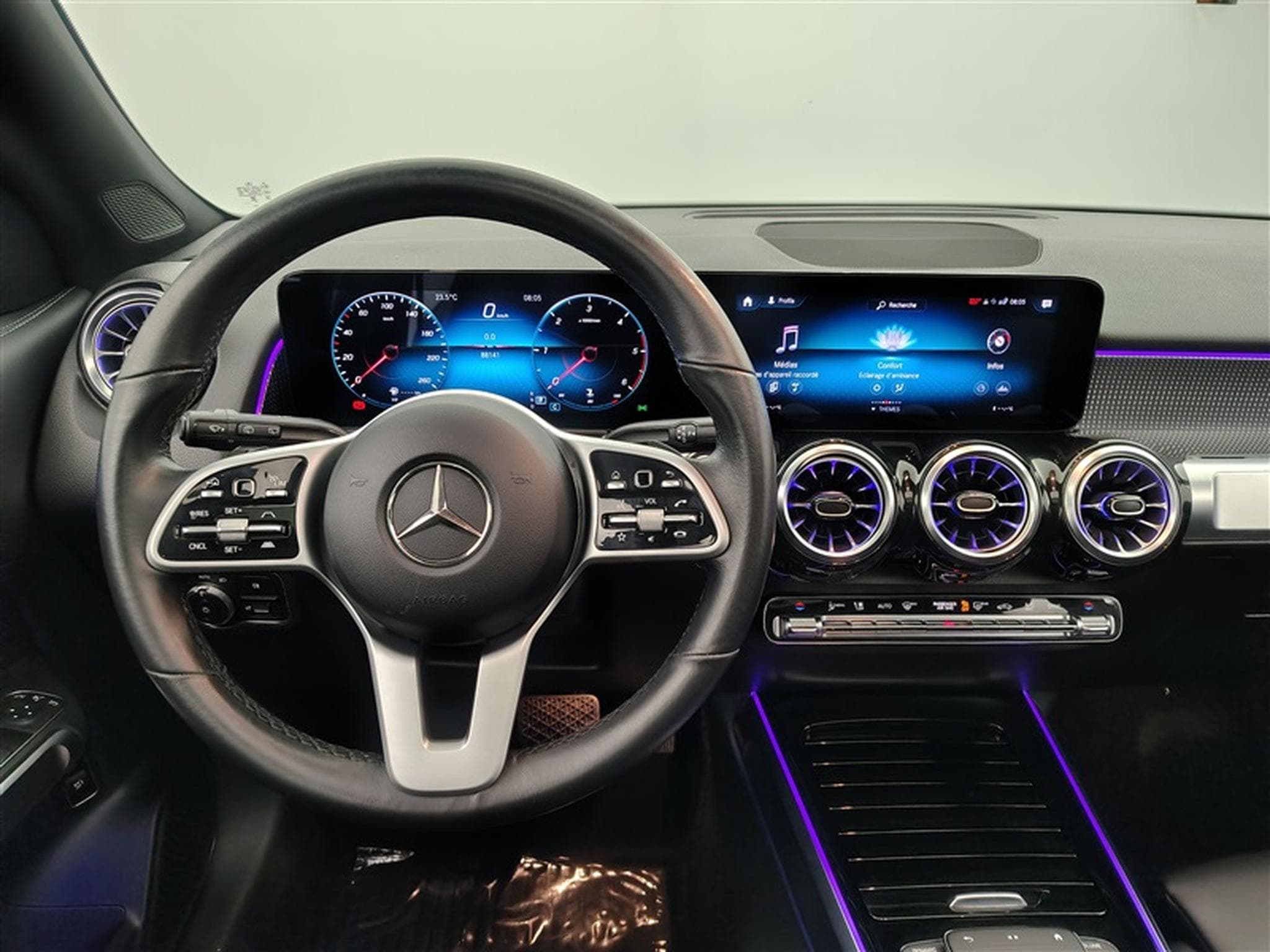 Mercedes GLB 200 GLB 200d Business Solution CUIR/NAVI/TO PANO/FULL LED/JA18 (2021) - Photo 9