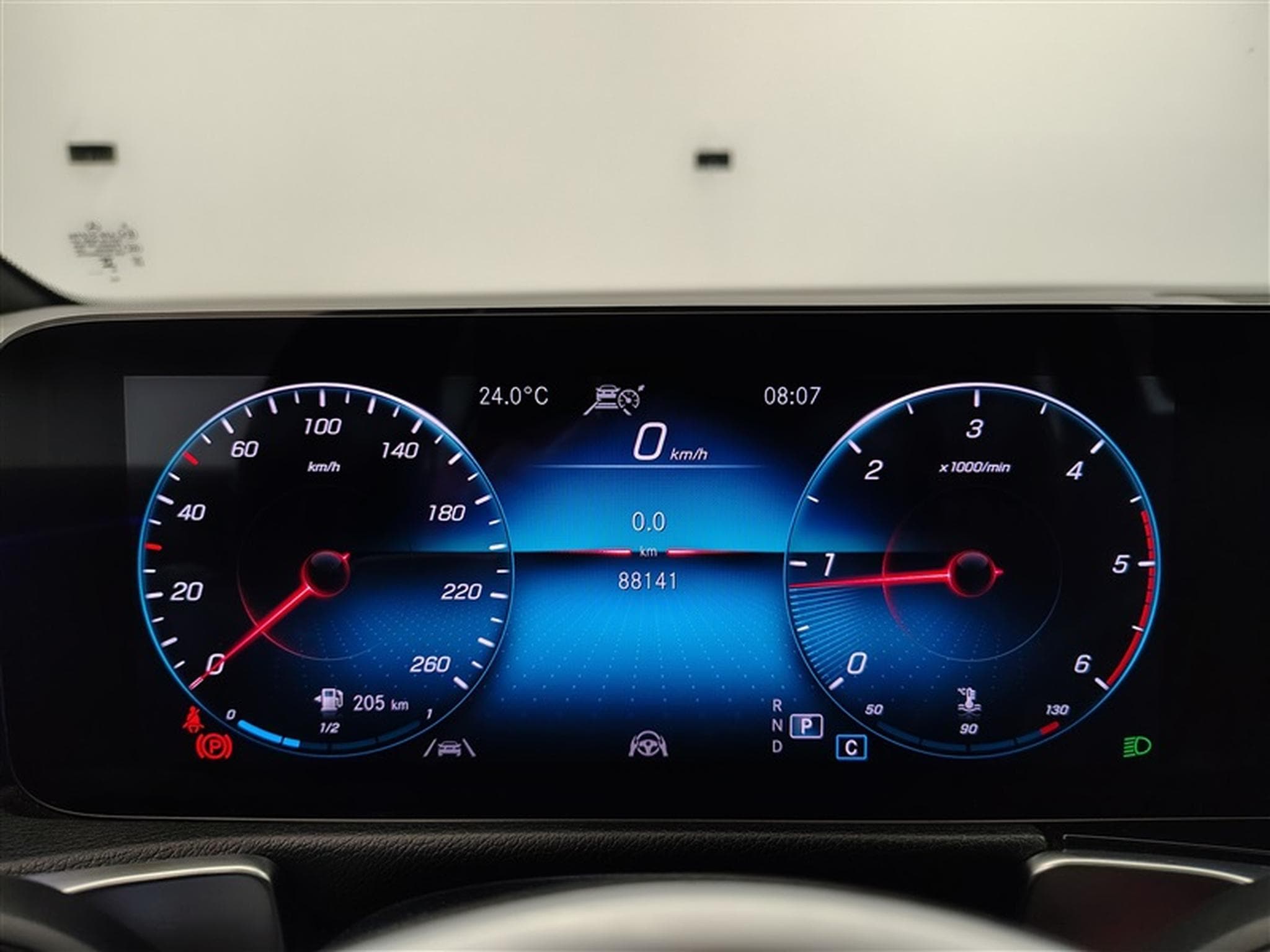 Mercedes GLB 200 GLB 200d Business Solution CUIR/NAVI/TO PANO/FULL LED/JA18 (2021) - Photo 10