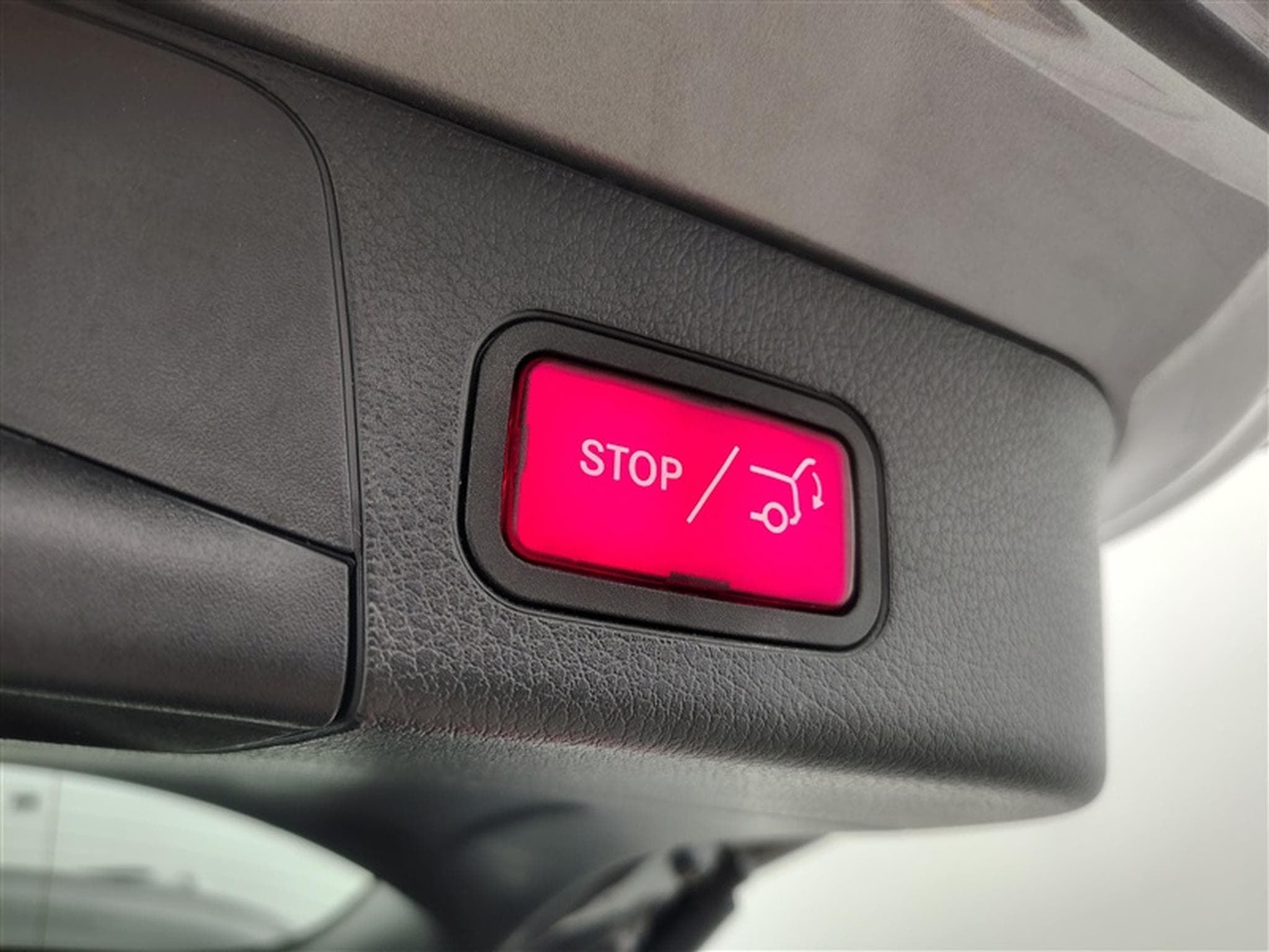 Mercedes GLB 200 GLB 200d Business Solution CUIR/NAVI/TO PANO/FULL LED/JA18 (2021) - Photo 20