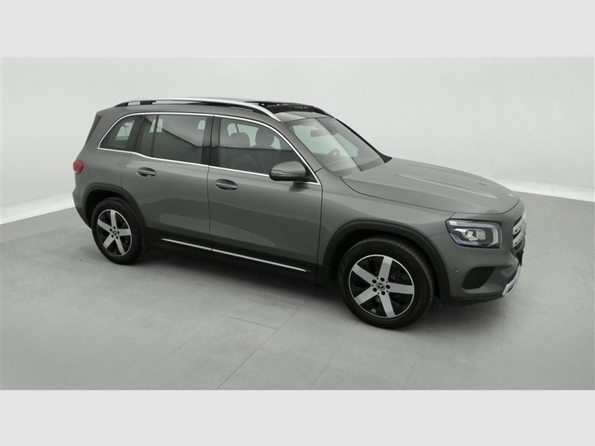 Mercedes GLB 200 GLB 200d Business Solution CUIR/NAVI/TO PANO/FULL LED/JA18 (2021) - Photo 24