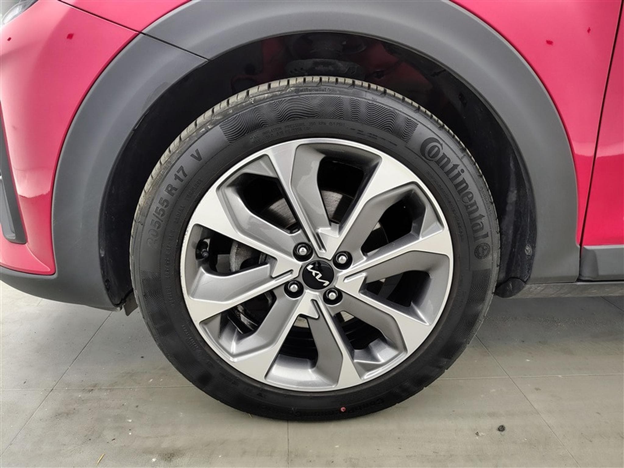Kia Stonic 1.0 T Inspire Plus ISG (2024) - Photo 6