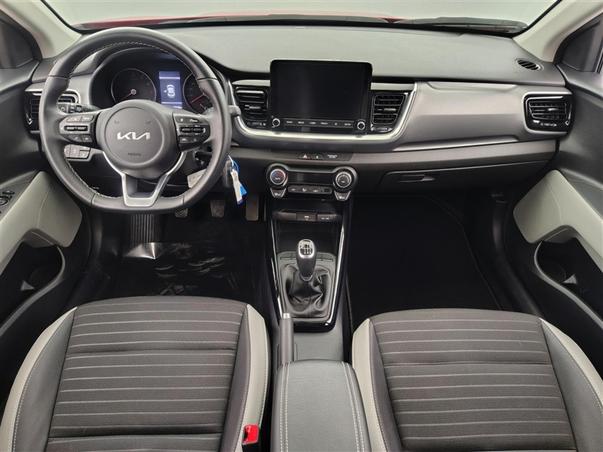 Kia Stonic 1.0 T Inspire Plus ISG (2024) - Photo 8