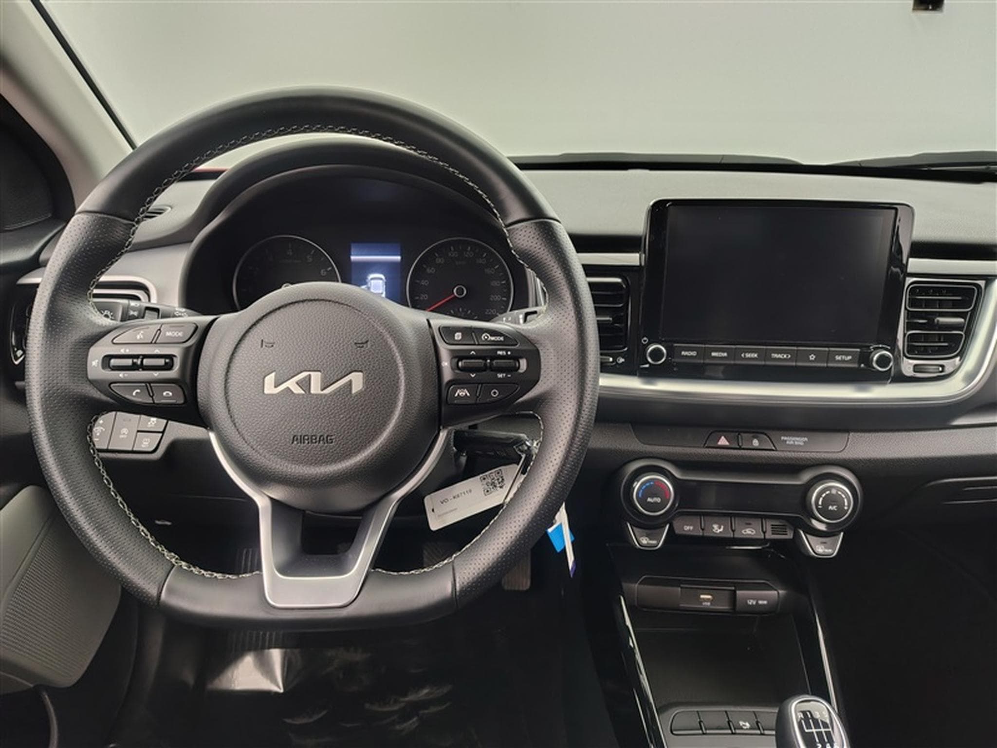 Kia Stonic 1.0 T Inspire Plus ISG (2024) - Photo 9