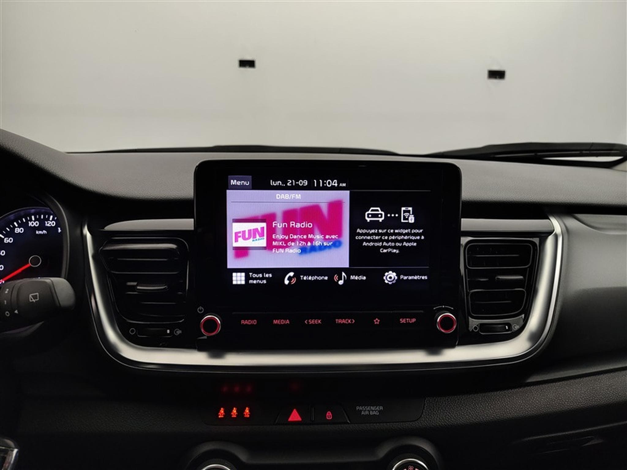 Kia Stonic 1.0 T Inspire Plus ISG (2024) - Photo 11