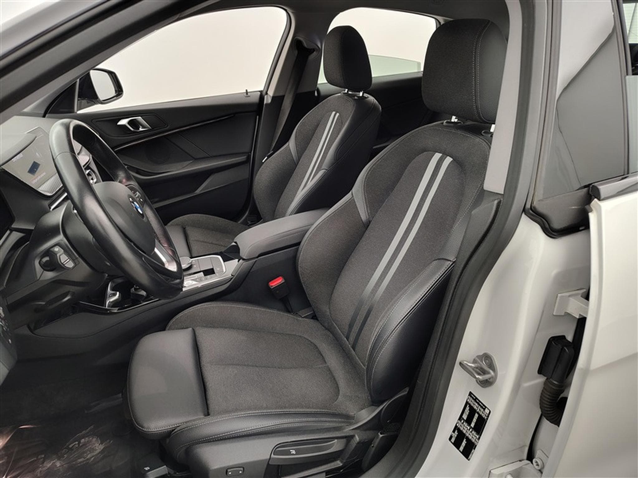 BMW 218 GranCoupé 218iA Sportline NAVI / FULL LED / CLIM (2023) - Photo 7