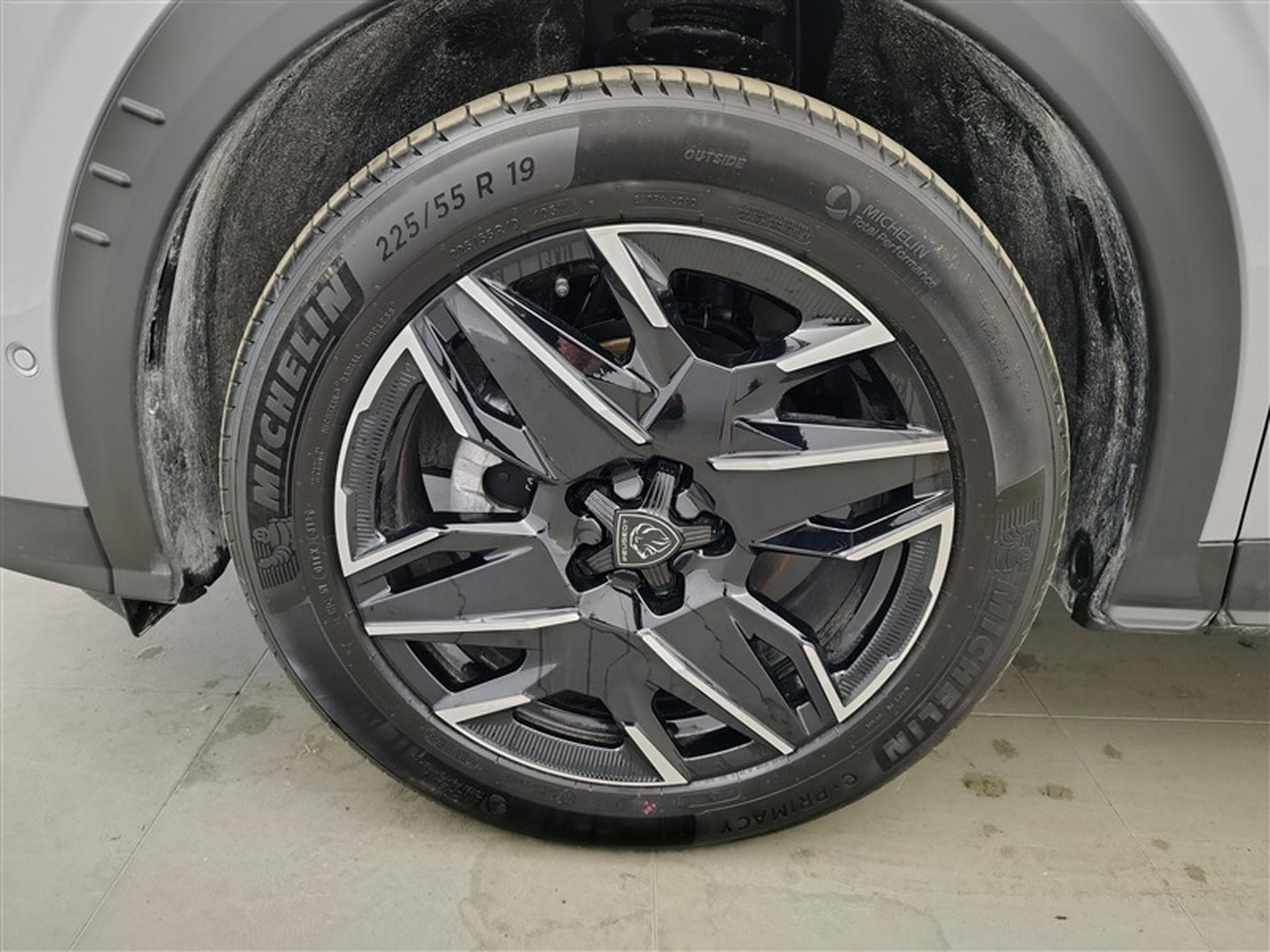 Peugeot 3008 1.2 HYBRID 136cv e-DSC6 Allure Pack NAVI / FULL LED / CAMERA (2025) - Photo 6