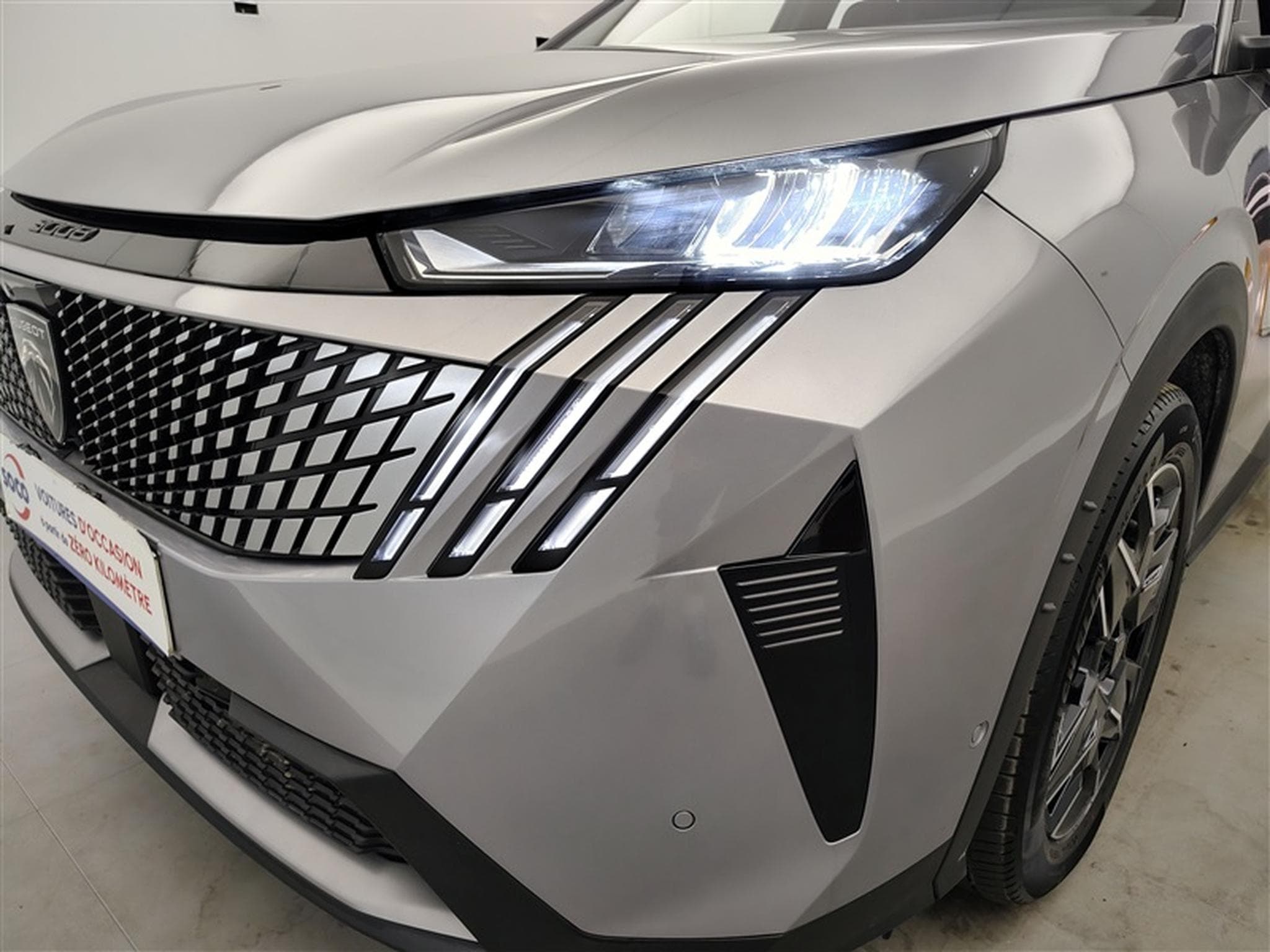 Peugeot 3008 1.2 HYBRID 136cv e-DSC6 Allure Pack NAVI / FULL LED / CAMERA (2025) - Photo 15