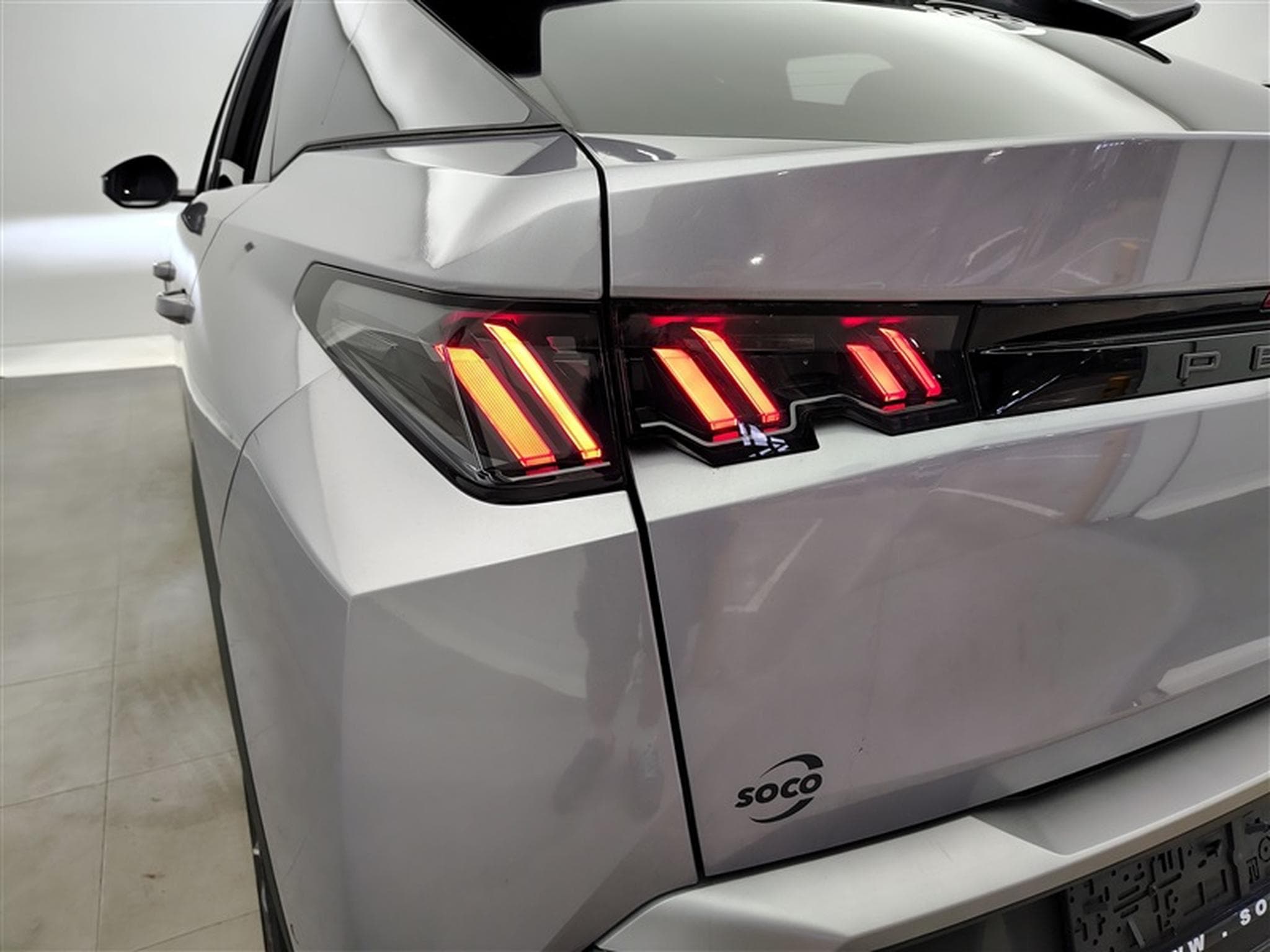 Peugeot 3008 1.2 HYBRID 136cv e-DSC6 Allure Pack NAVI / FULL LED / CAMERA (2025) - Photo 16