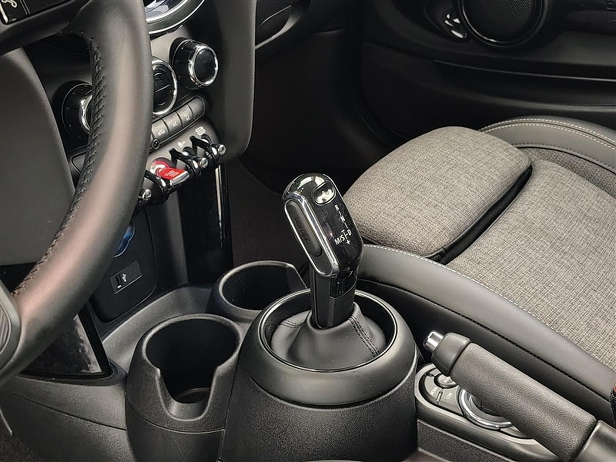 MINI Cooper Mini 1.5A One DCT NAVI / CARPLAY / S-CUIR (2022) - Photo 12