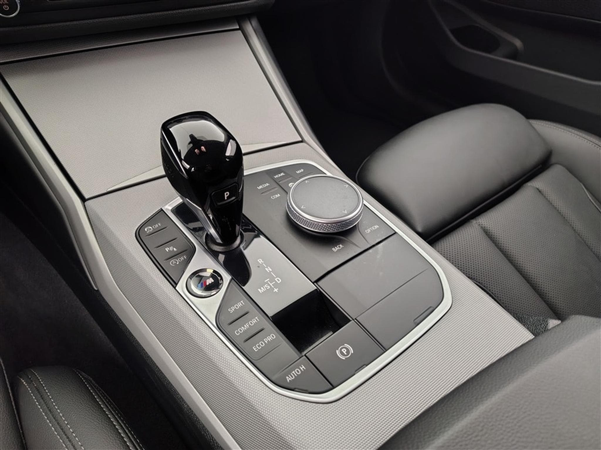 BMW 318 318iA Touring Sport Line Navi Cockpit/LED/CAMERA (2021) - Photo 12