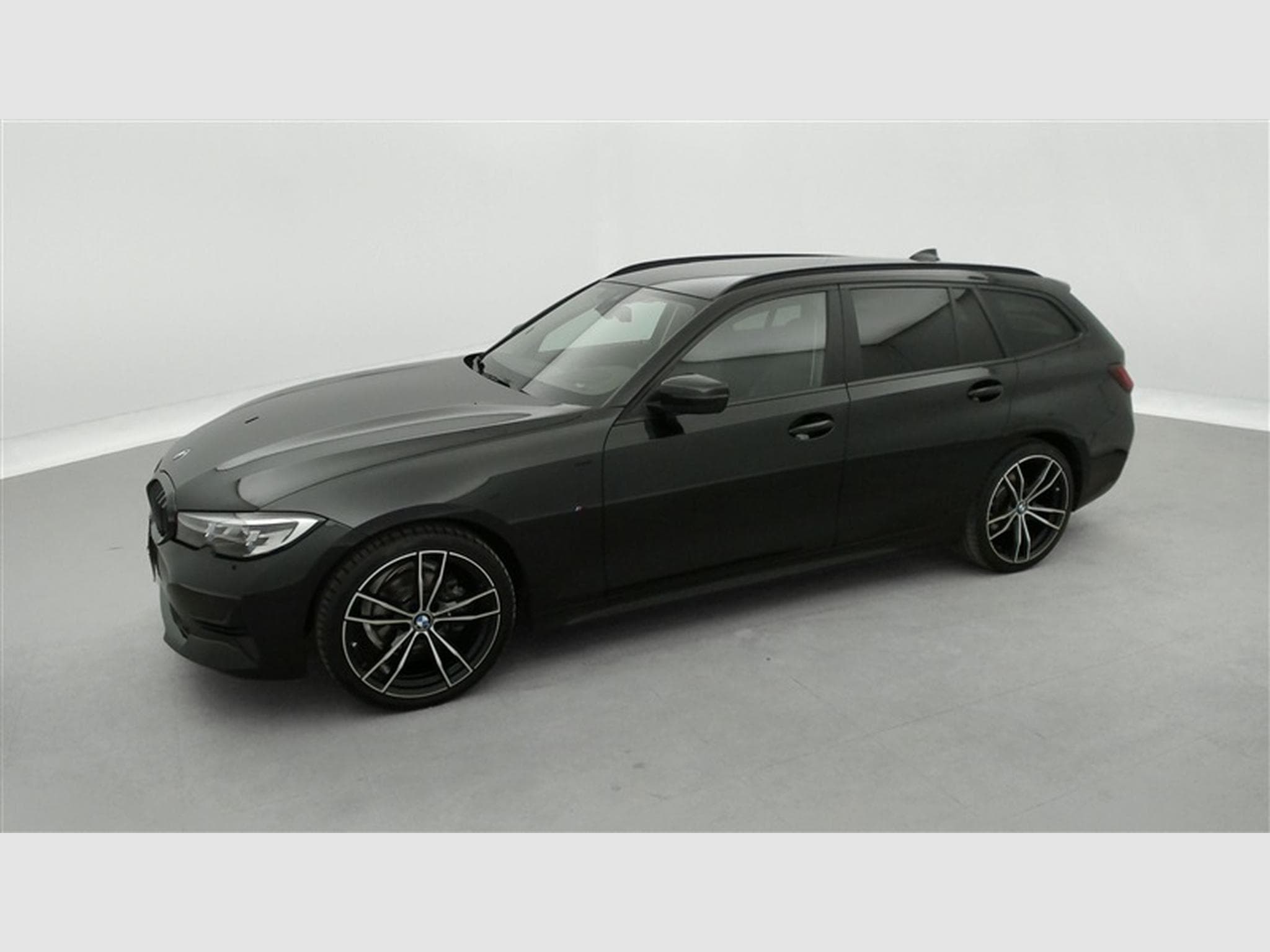 BMW 318 318iA Touring Sport Line Navi Cockpit/LED/CAMERA (2021) - Photo 23