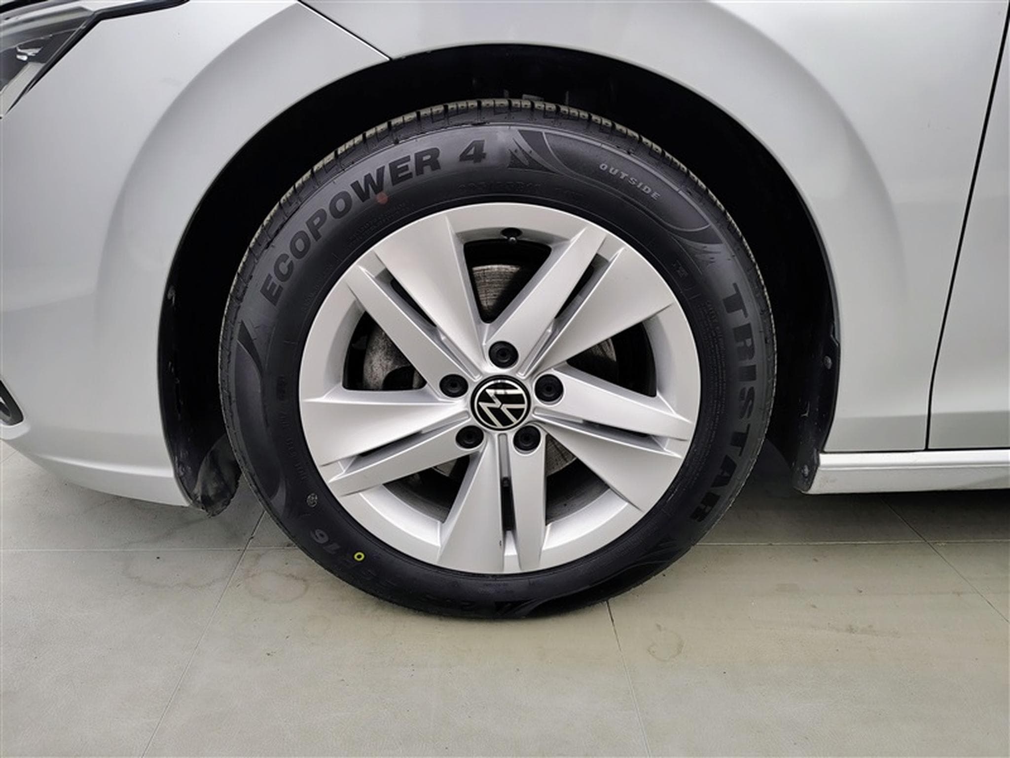 VW Golf 1.0 TSI Life NAVI/FULL LED/JA/PDC (2024) - Photo 6