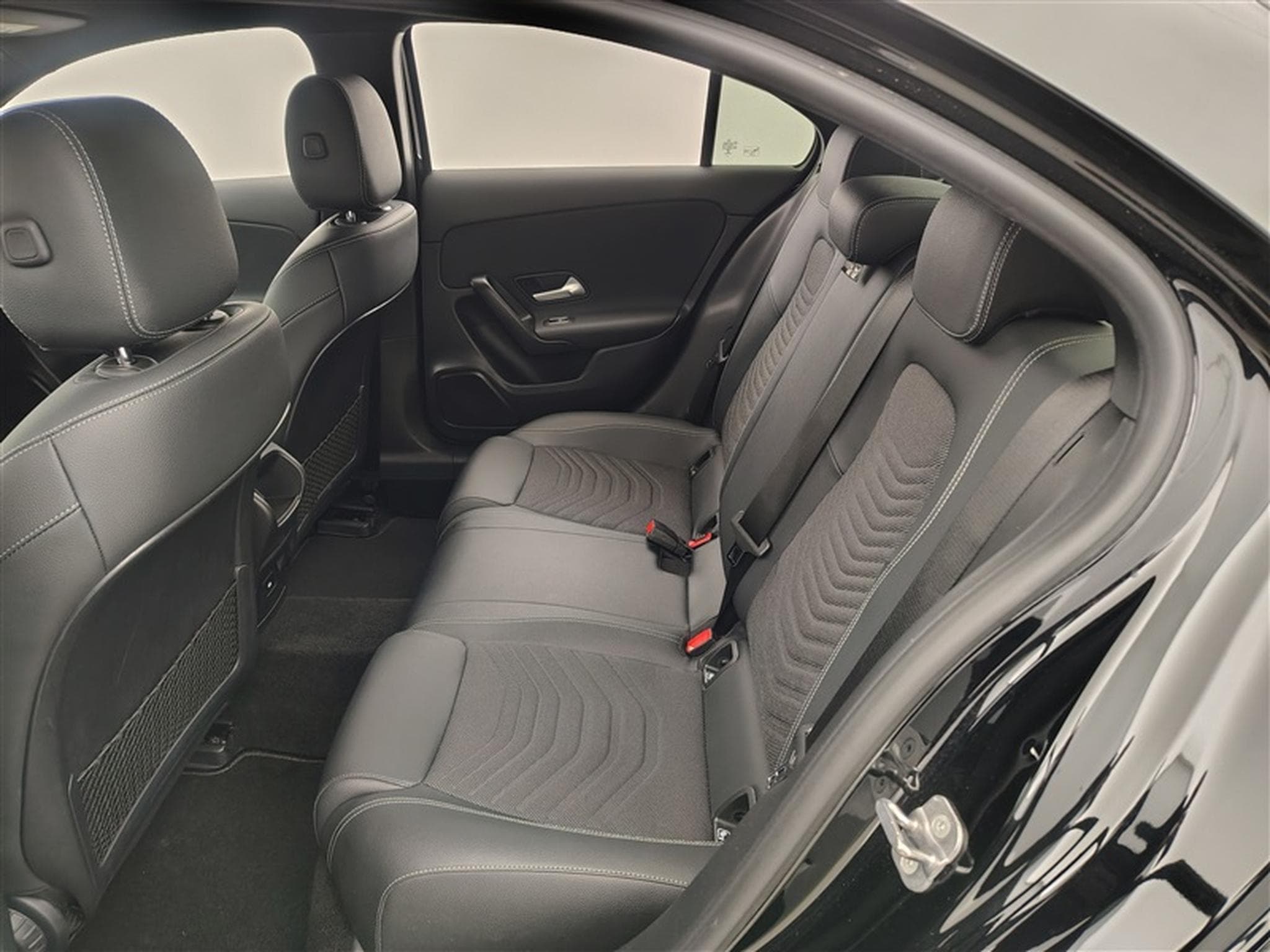 Mercedes A 180 A180 d Business Line AUTO/S-CUIR/NAVI/FULL LED/JA/PDC (2023) - Photo 13