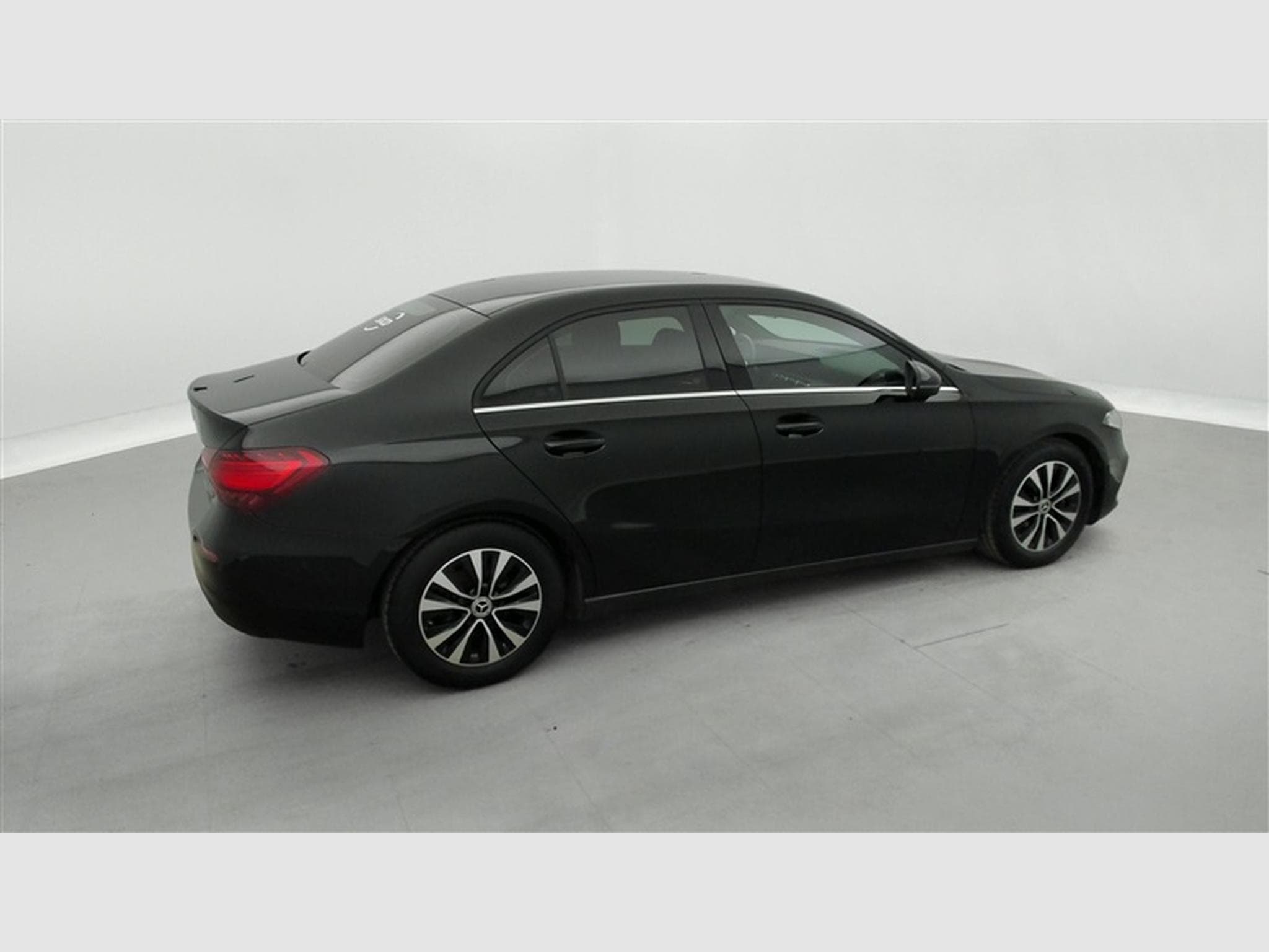 Mercedes A 180 A180 d Business Line AUTO/S-CUIR/NAVI/FULL LED/JA/PDC (2023) - Photo 24
