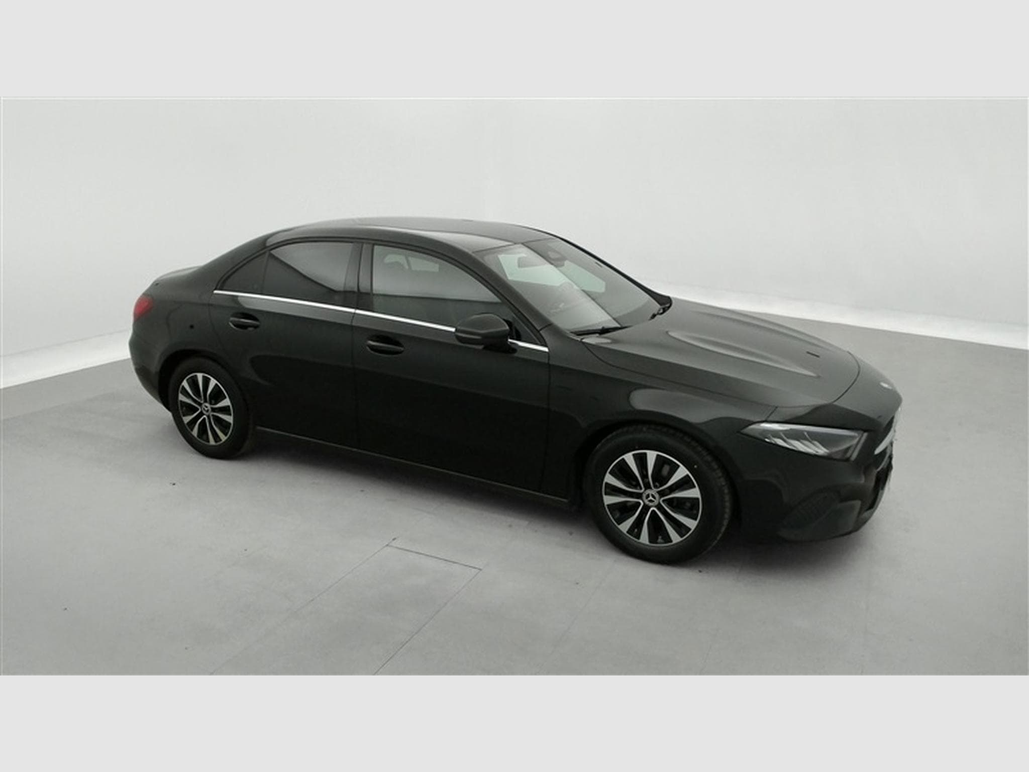 Mercedes A 180 A180 d Business Line AUTO/S-CUIR/NAVI/FULL LED/JA/PDC (2023) - Photo 22