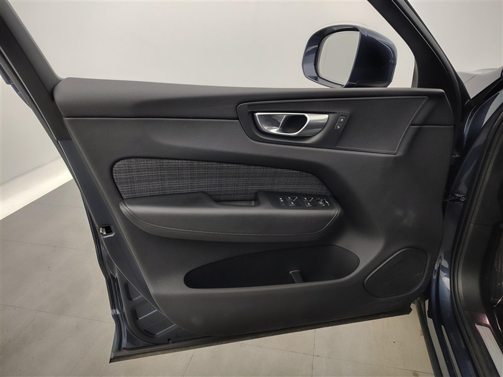Volvo XC60 2.0 B4 MHEV Core CARPLAY / FULL LED (2024) - Photo 17