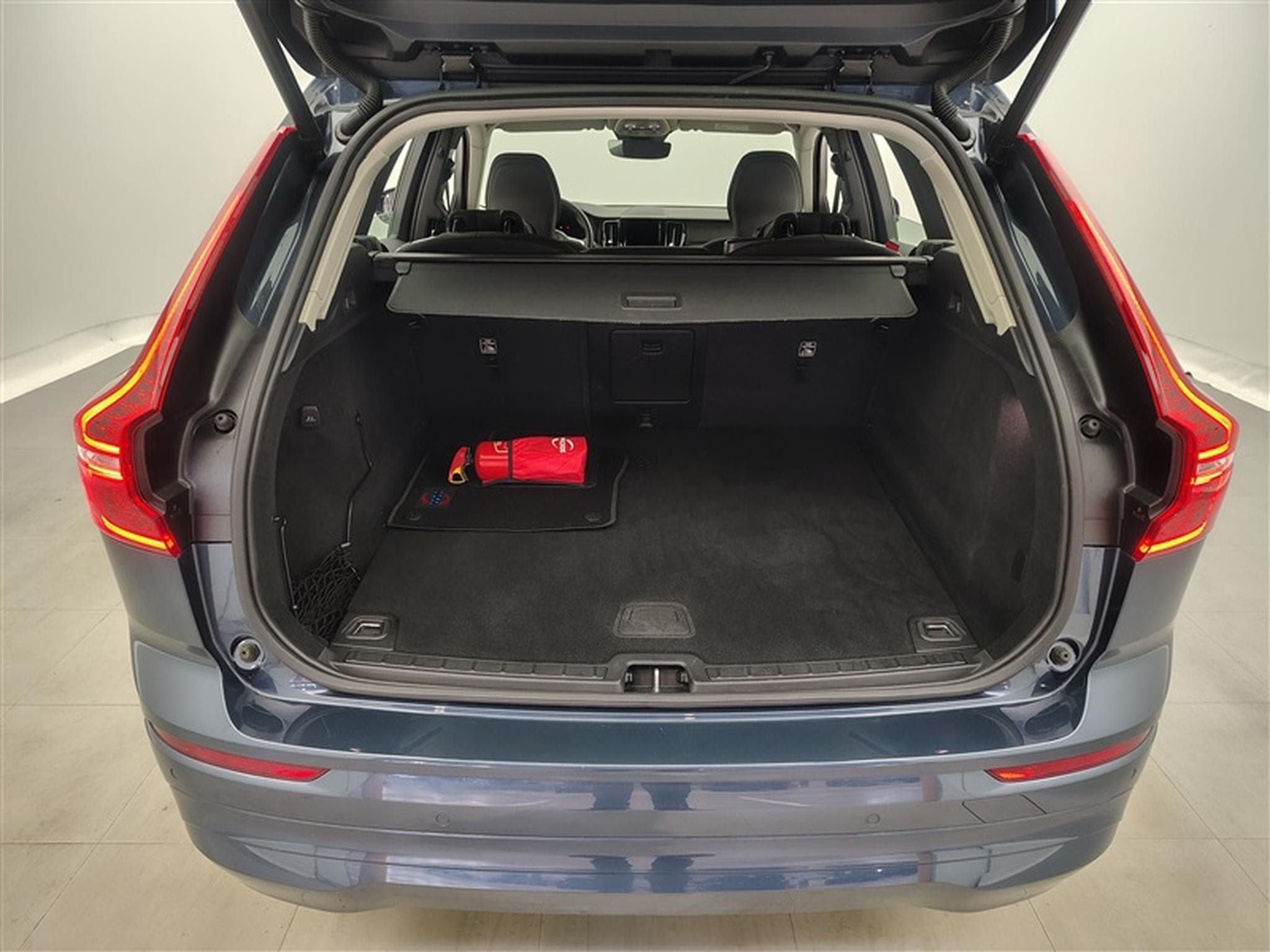 Volvo XC60 2.0 B4 MHEV Core CARPLAY / FULL LED (2024) - Photo 14
