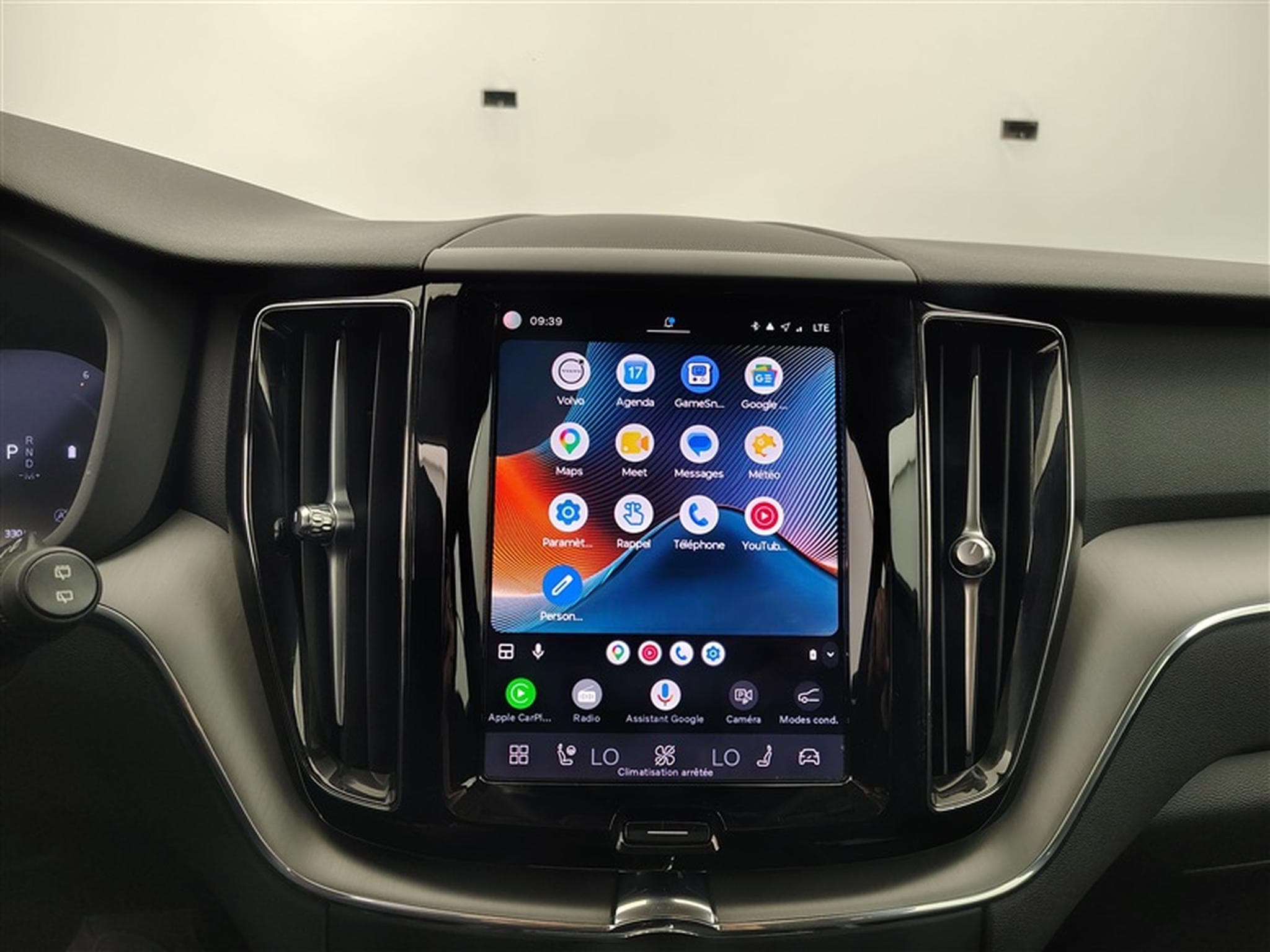 Volvo XC60 2.0 B4 MHEV Core CARPLAY / FULL LED (2024) - Photo 21