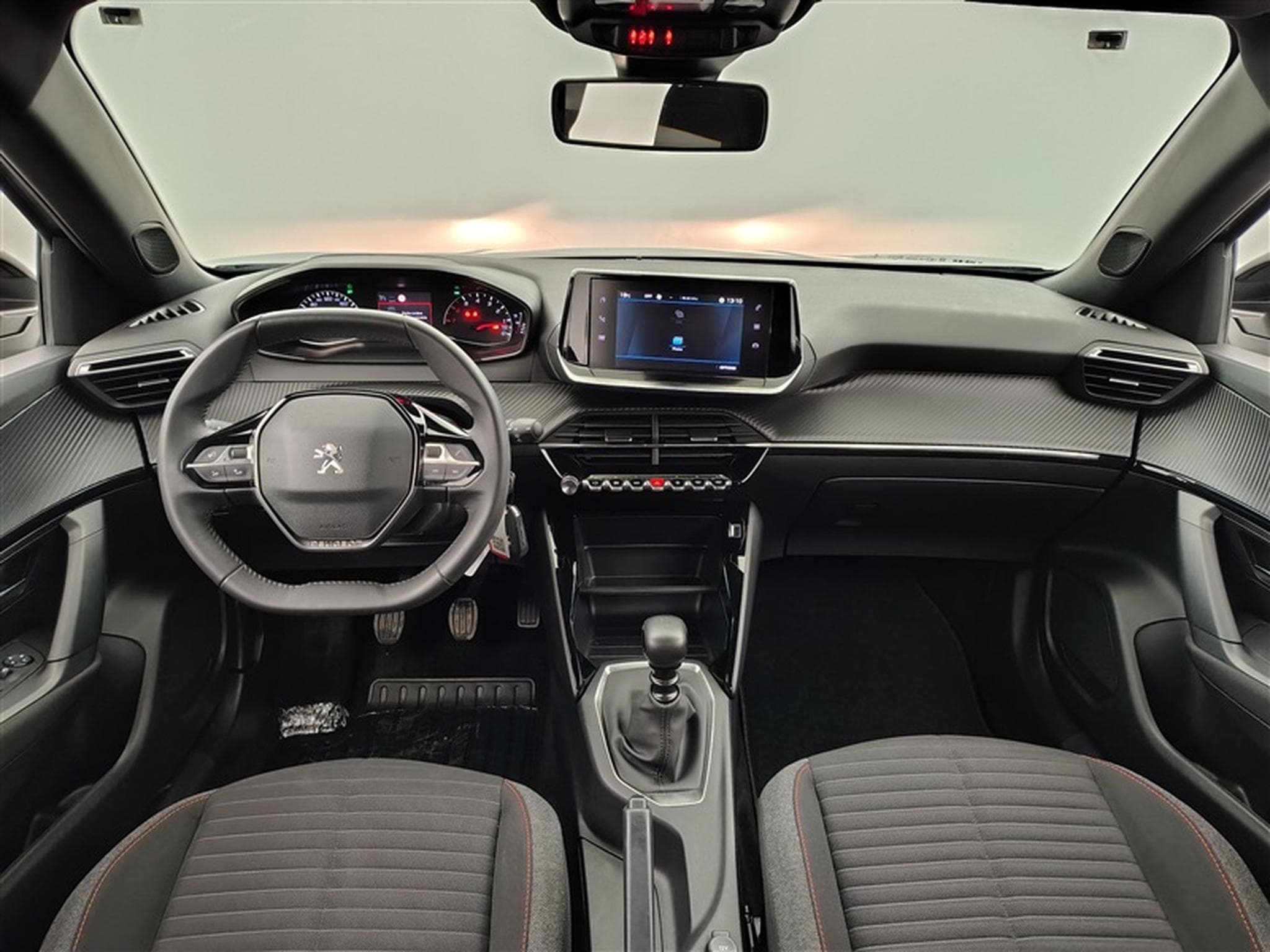 Peugeot 2008 1.2 PureTech 100cv Active CARPLAY / CAMERA (2023) - Photo 7
