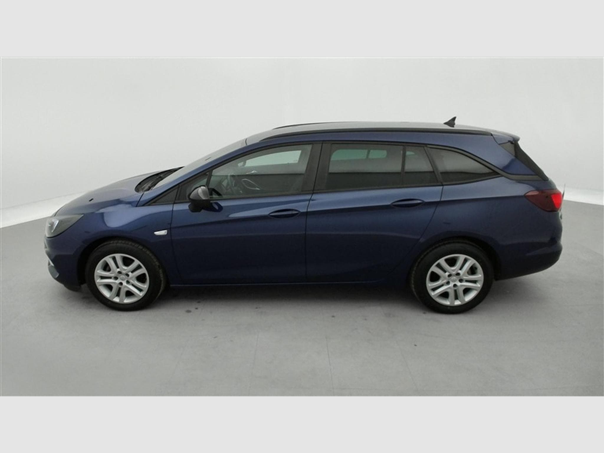 Opel Astra Sports Tourer 1.2 Turbo Edition NAVI/PDC (2022) - Photo 3