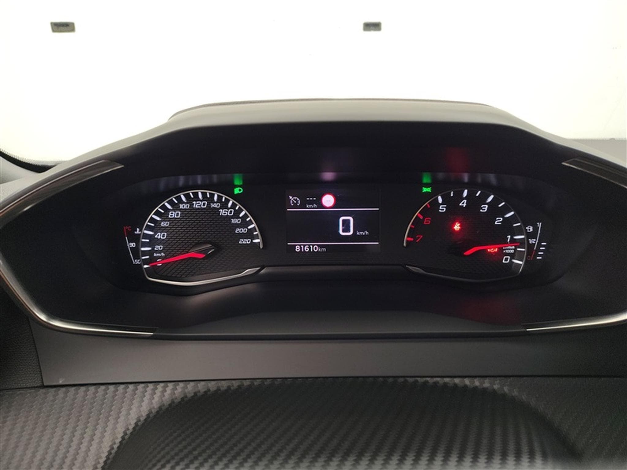 Peugeot 2008 1.2 PureTech 100cv Active CARPLAY / CAMERA (2023) - Photo 9