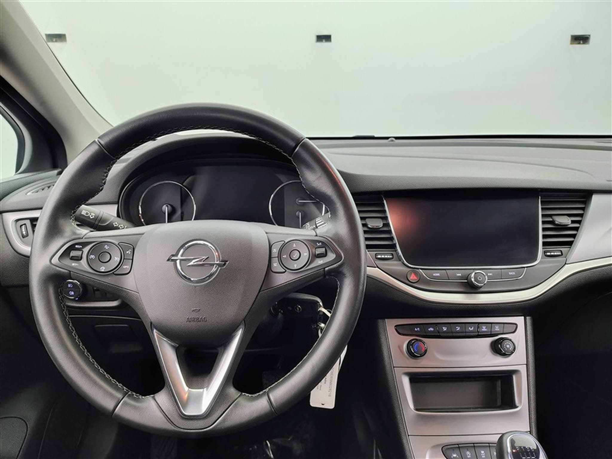 Opel Astra Sports Tourer 1.2 Turbo Edition NAVI/PDC (2022) - Photo 9