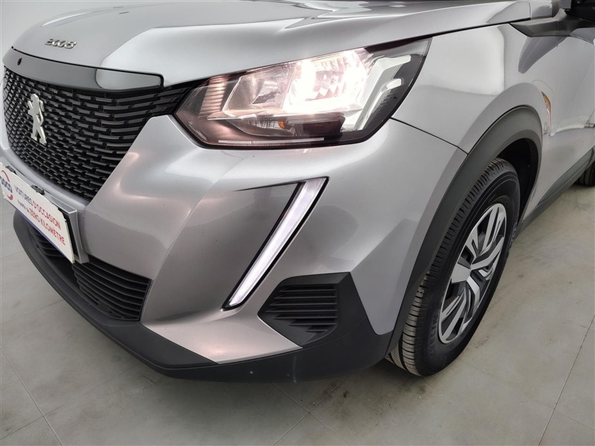Peugeot 2008 1.2 PureTech 100cv Active CARPLAY / CAMERA (2023) - Photo 14