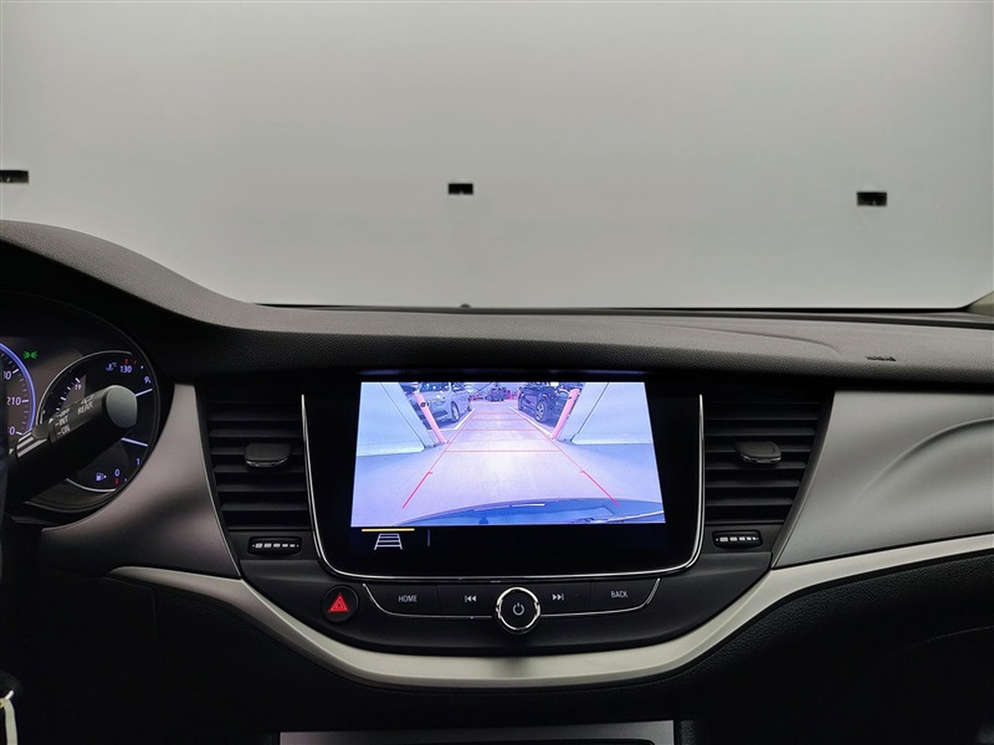 Opel Astra Sports Tourer 1.2 Turbo Edition NAVI/PDC (2022) - Photo 17