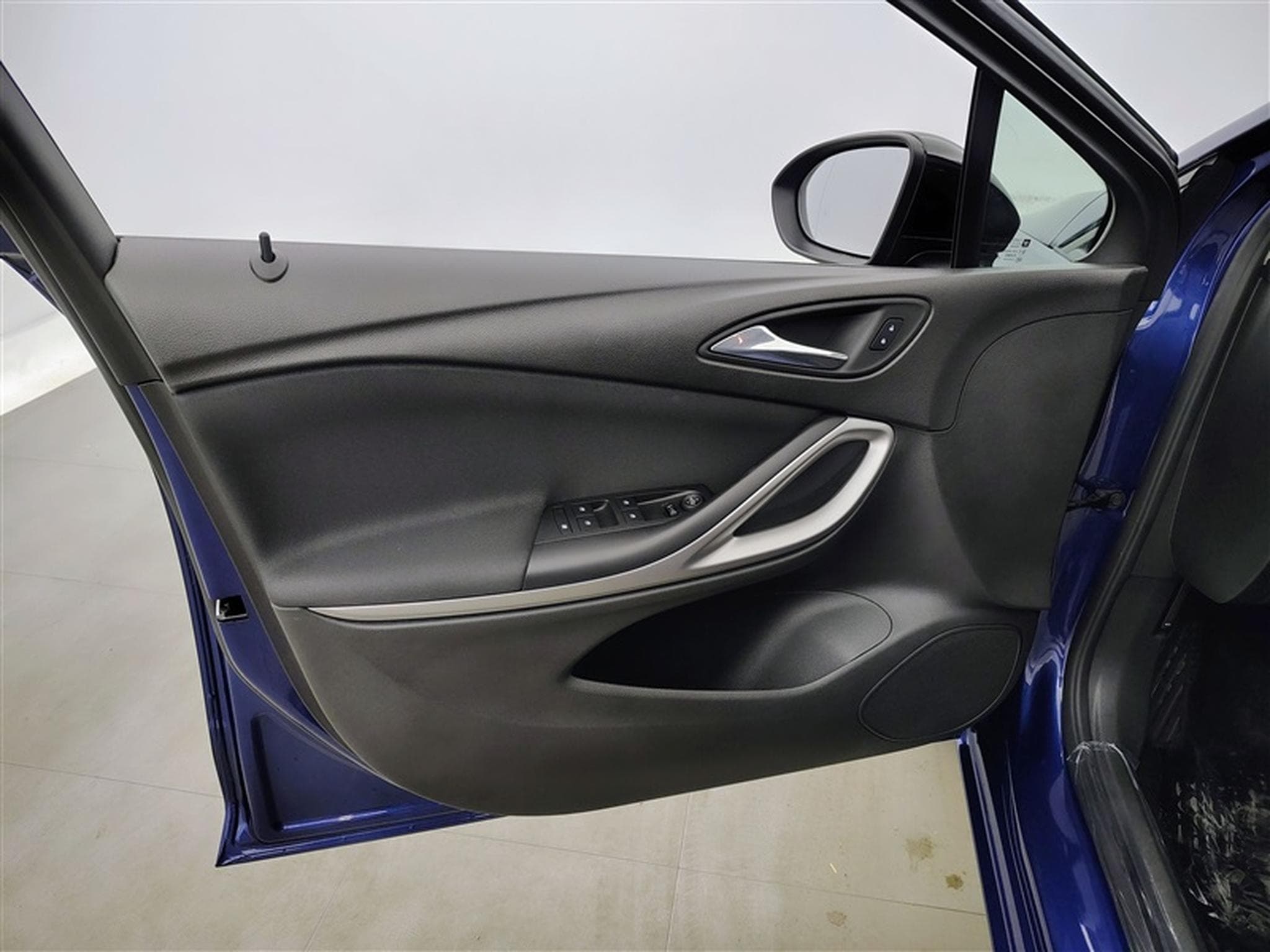 Opel Astra Sports Tourer 1.2 Turbo Edition NAVI/PDC (2022) - Photo 16