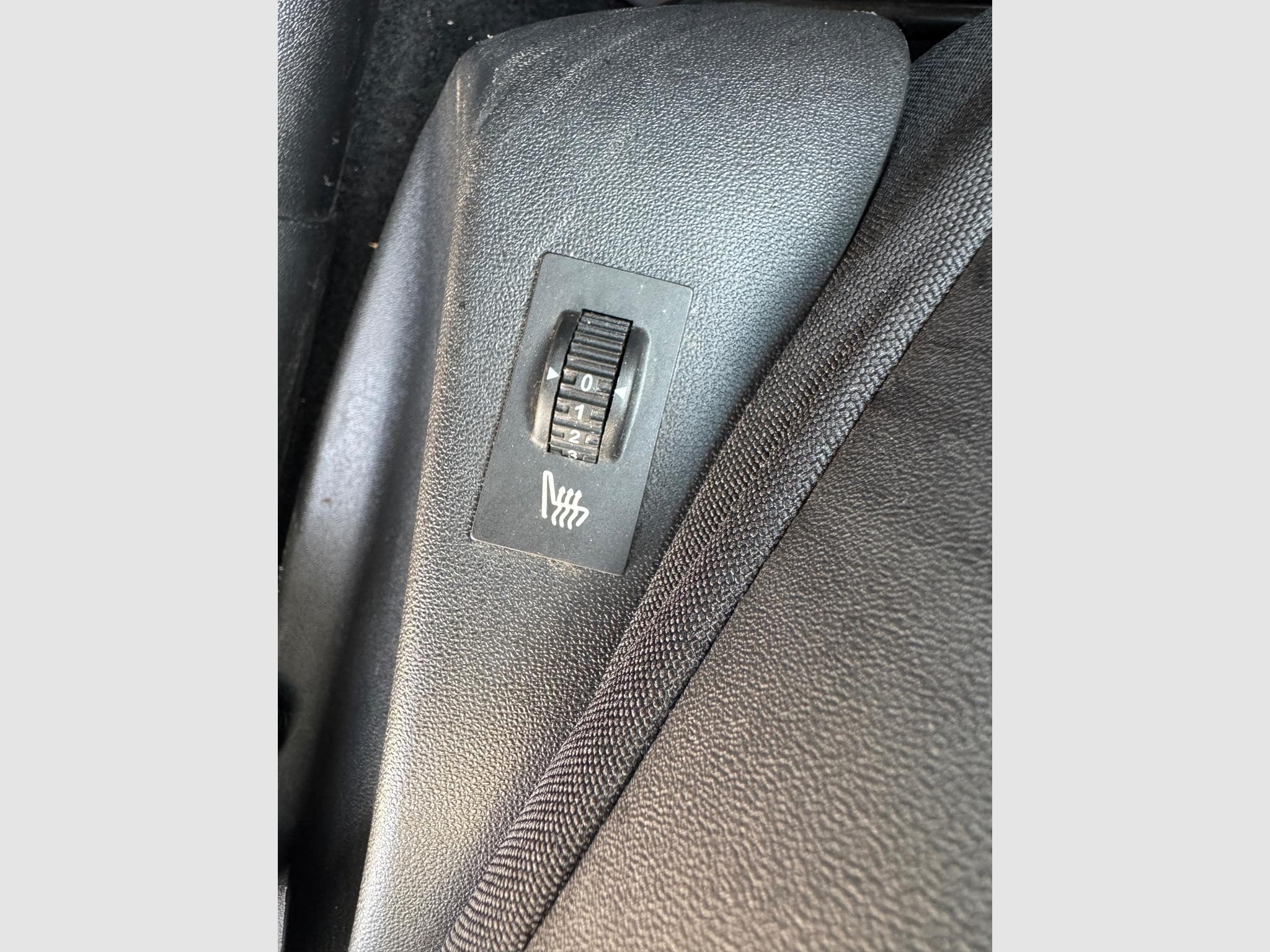 Peugeot 2008 1.6 BlueHDi GT line (2017) - Photo 8