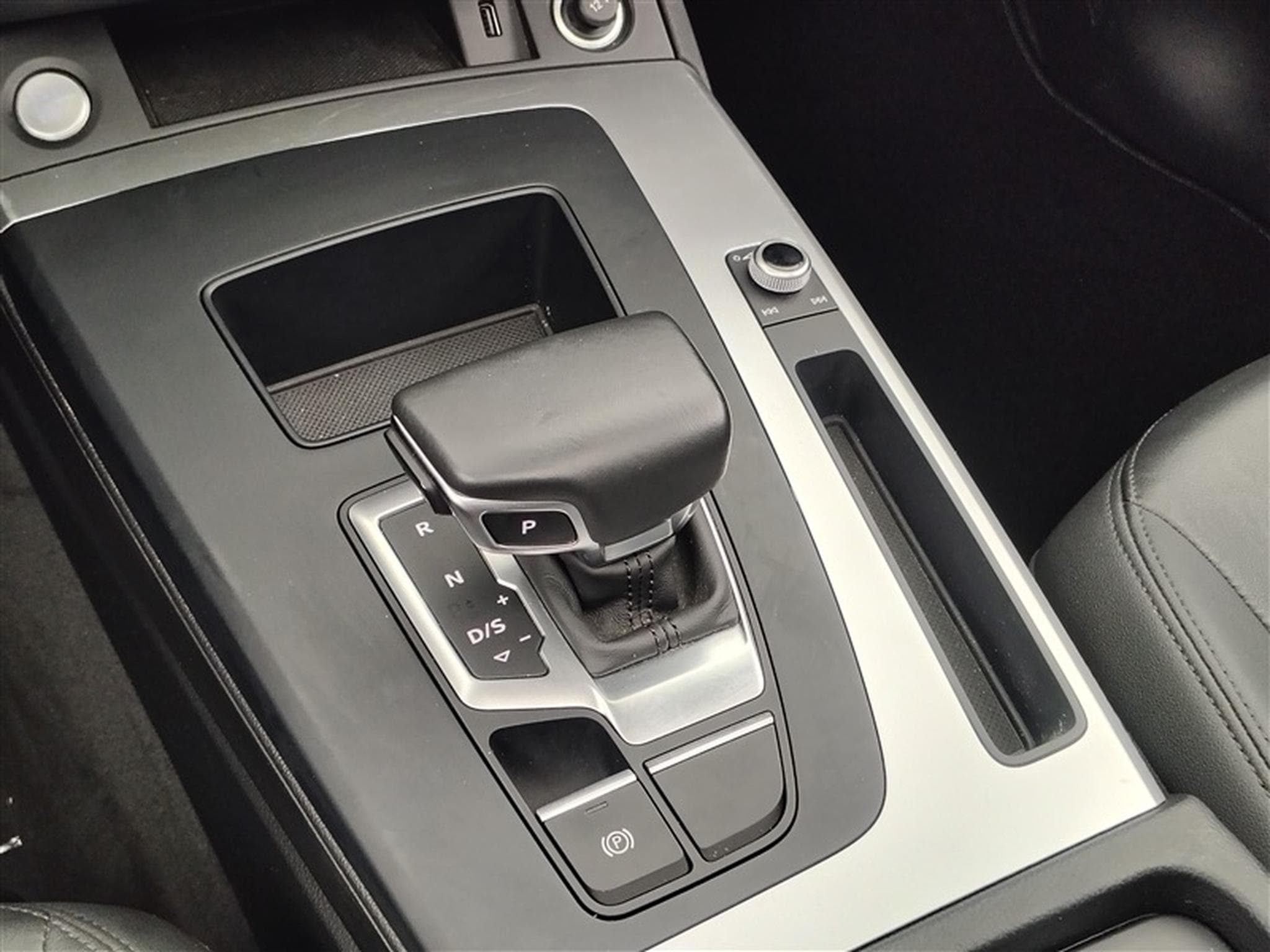 Audi Q5 30 TDi Business Edition S tronic CUIR/NAVI/TO PANO/FULL LED (2021) - Foto 12