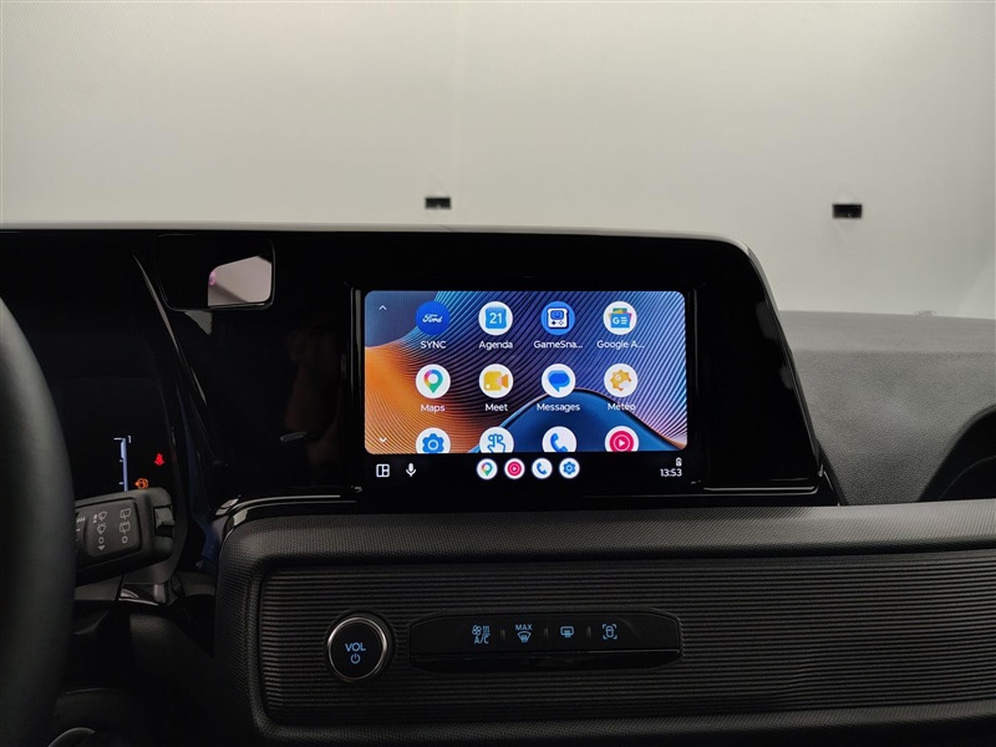 Ford Tourneo 1.0 EcoBoost 125cv Trend CARPLAY / PDC AR (2026) - Photo 19